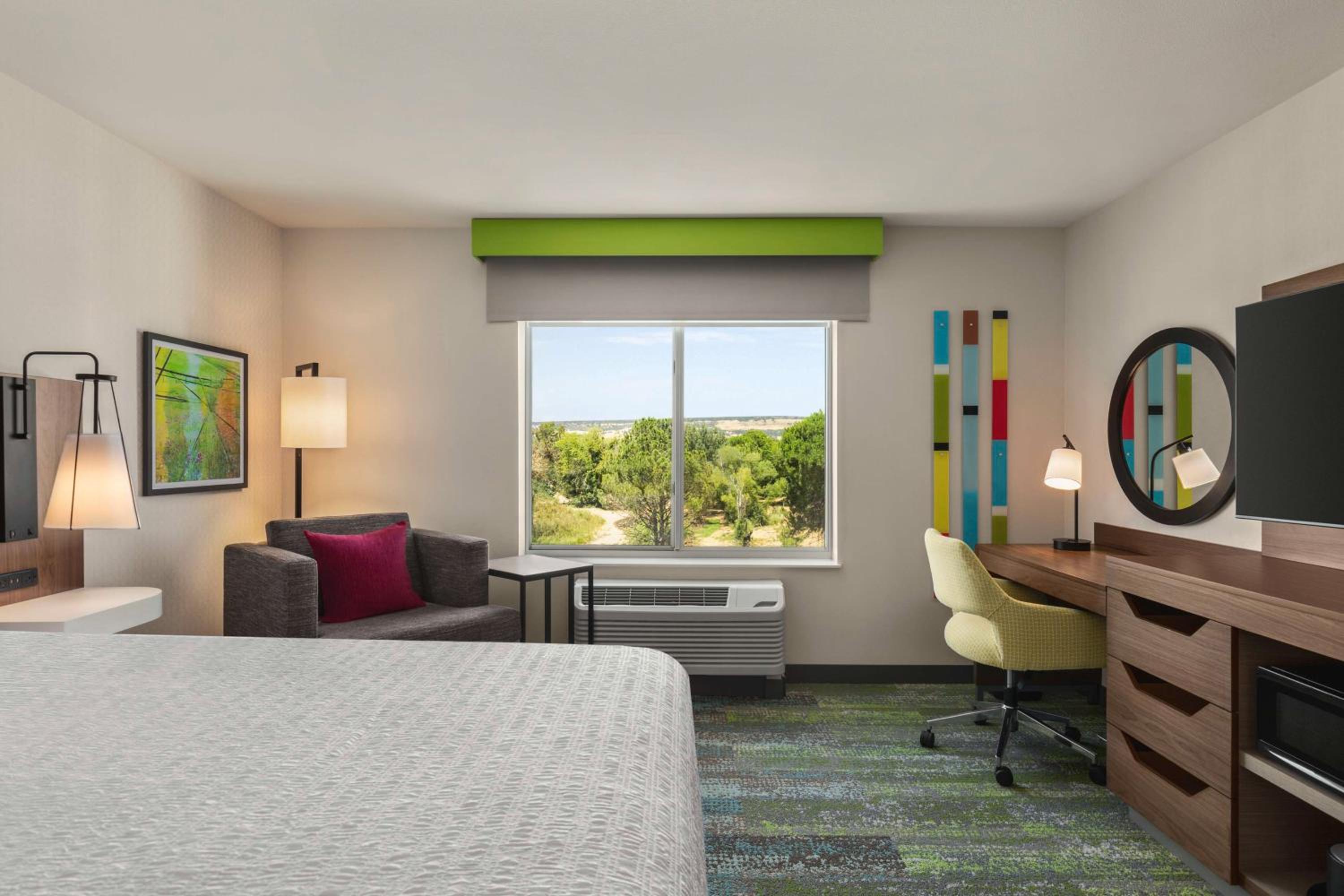 King Room - Hearing Access - Photo 1