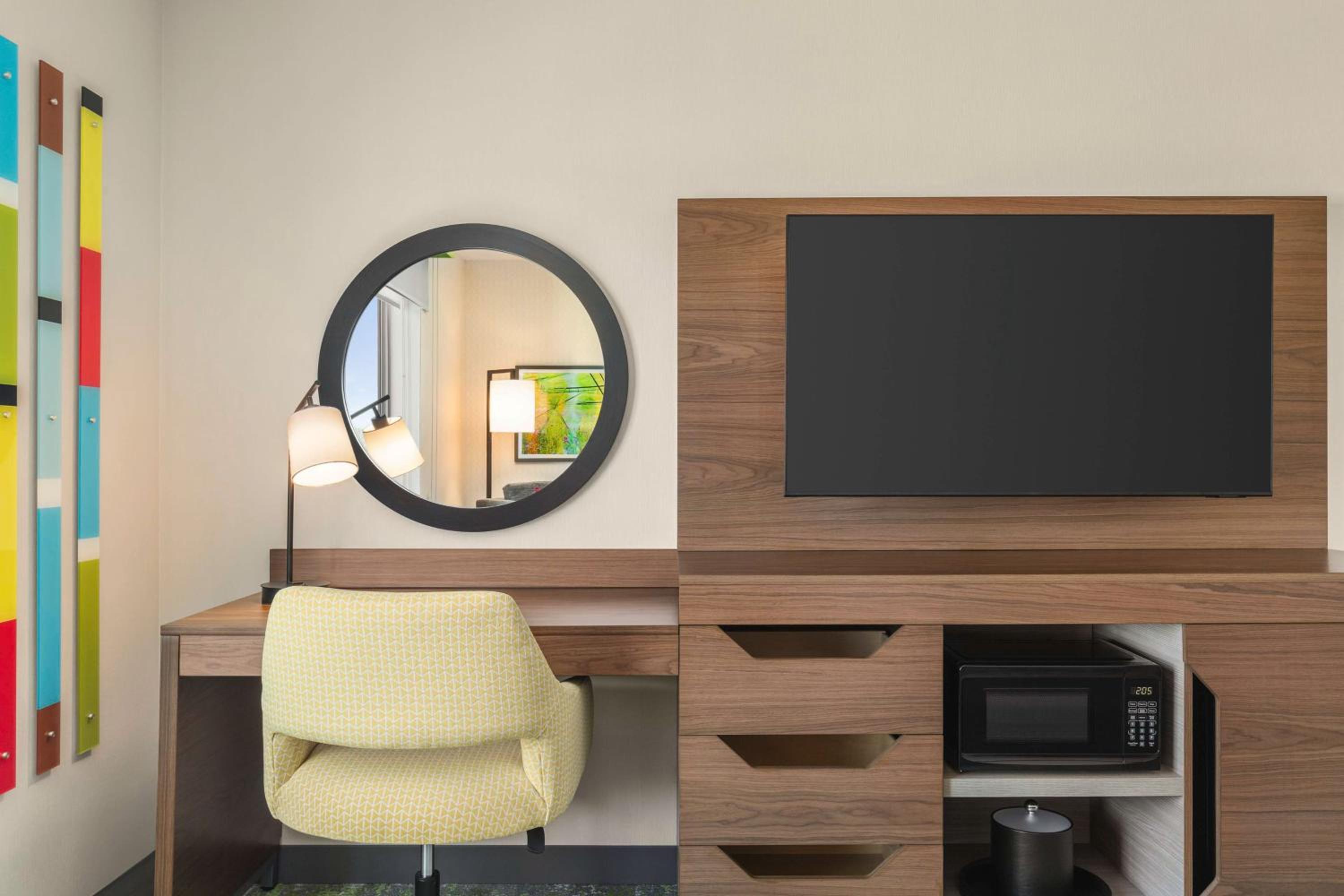 King Room - Hearing Access - Photo 4