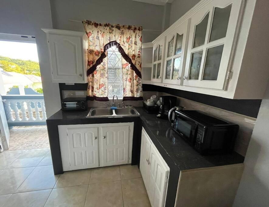 Two-Bedroom Apartment with Balcony photo 2