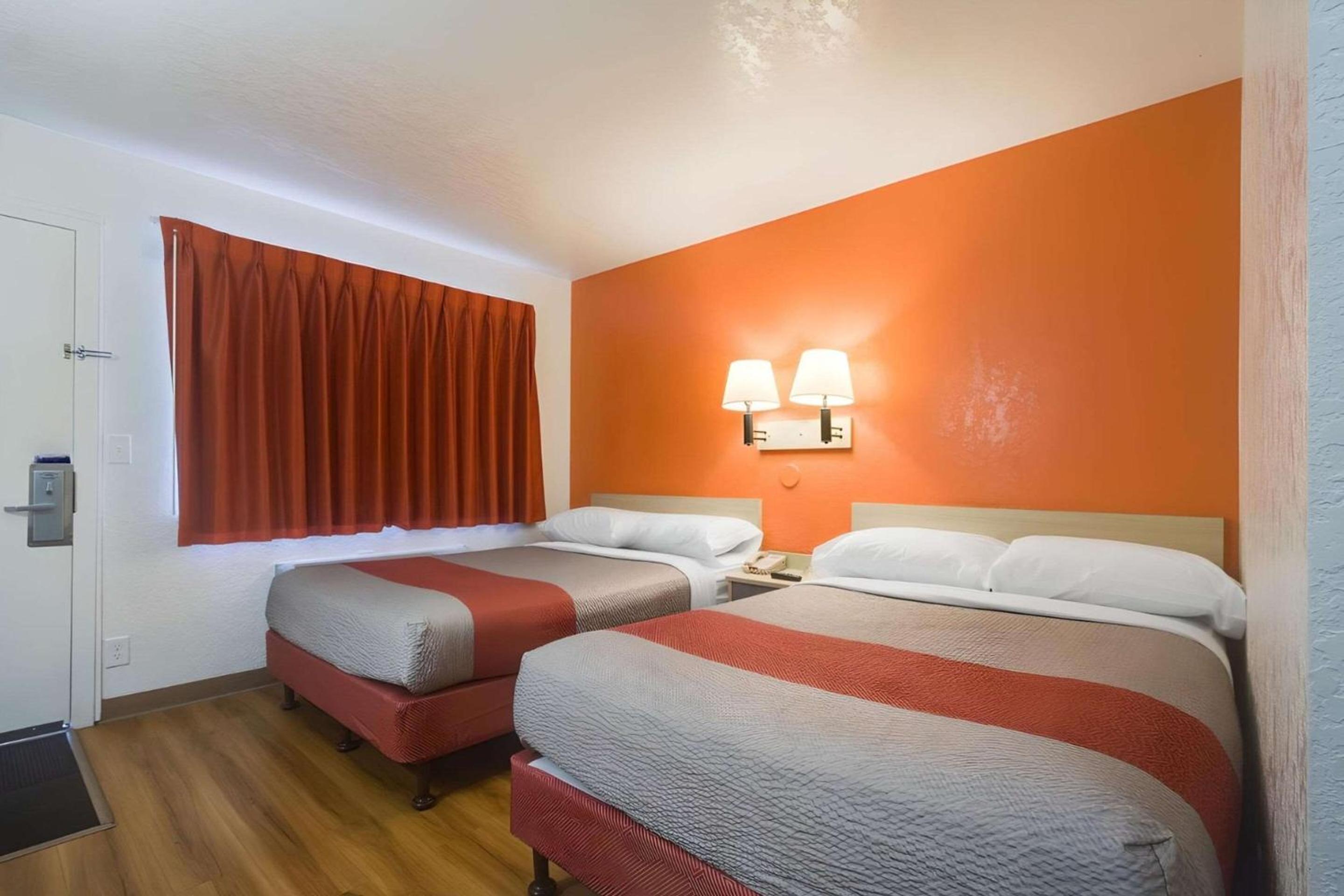 Double Room with 2 Double Beds - Non Smoking photo 1