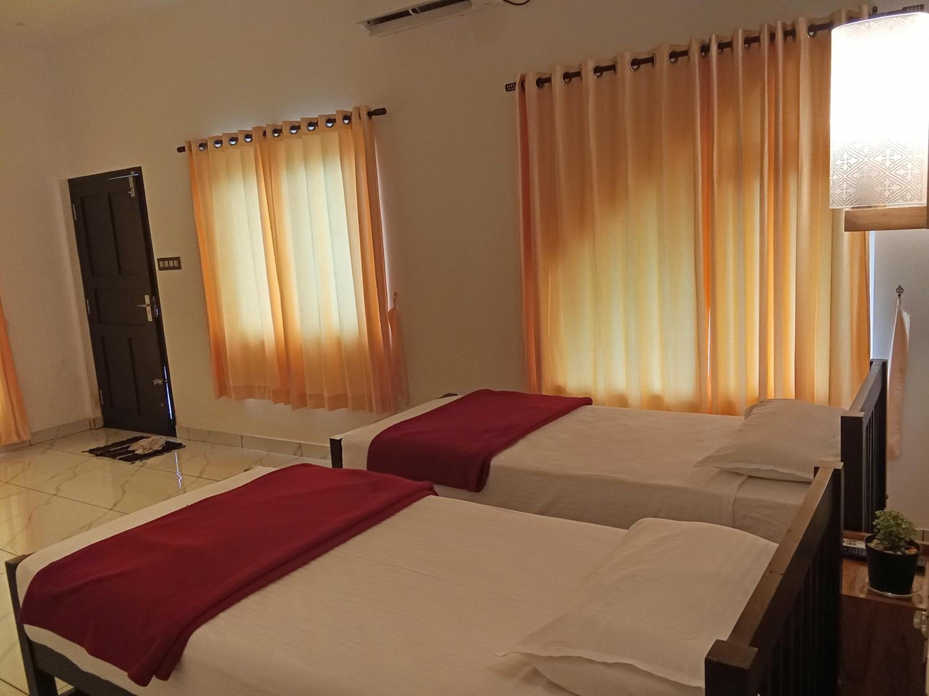 Deluxe Double Room with Side Sea View - Photo 10