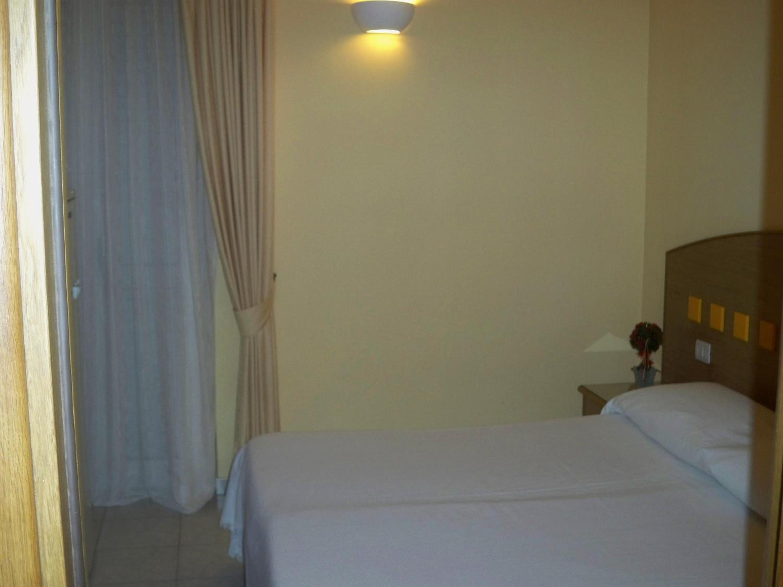 Studio (2 Adults)
