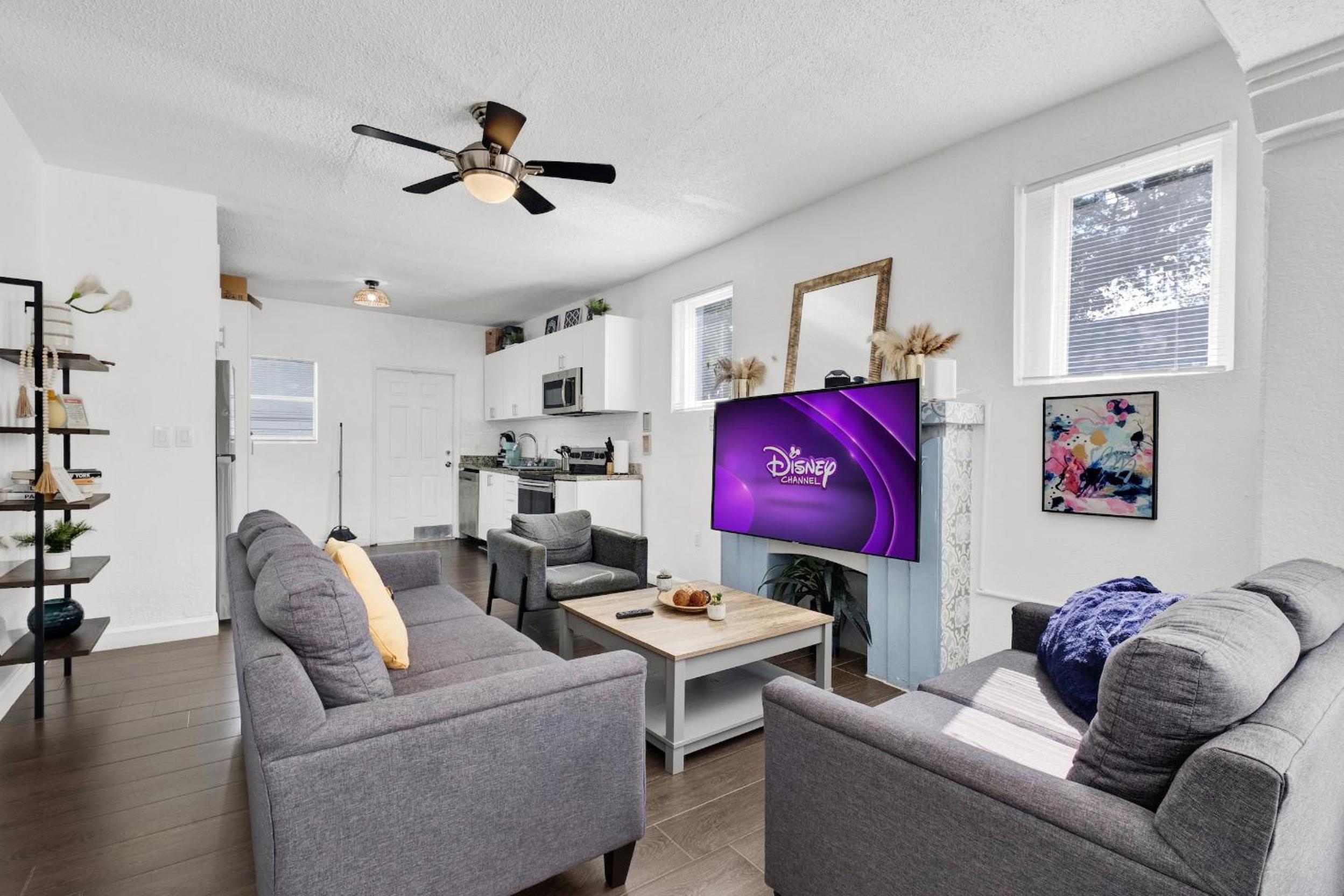 Three-Bedroom House photo 1