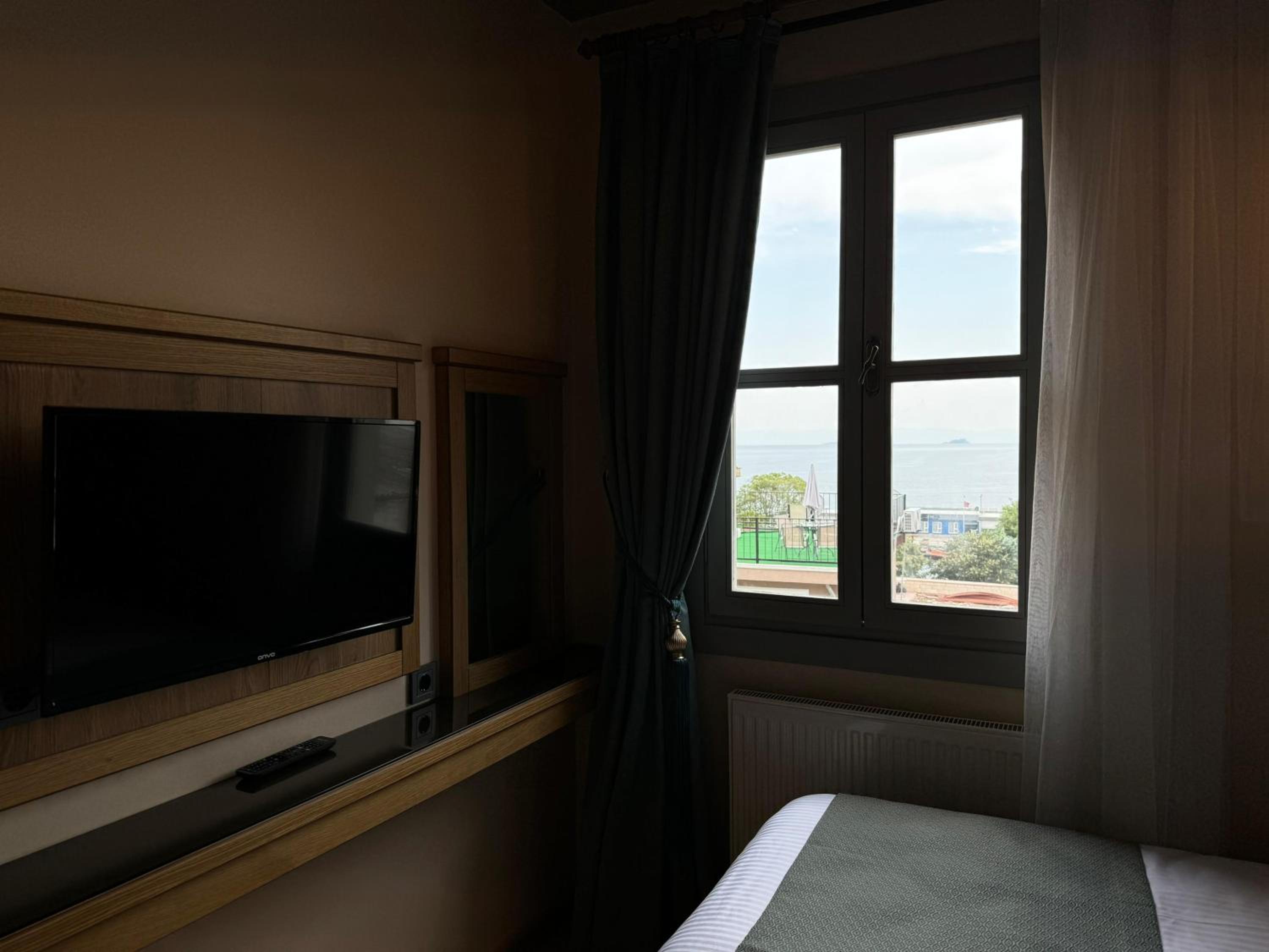 Deluxe Double Room With Sea View photo 2