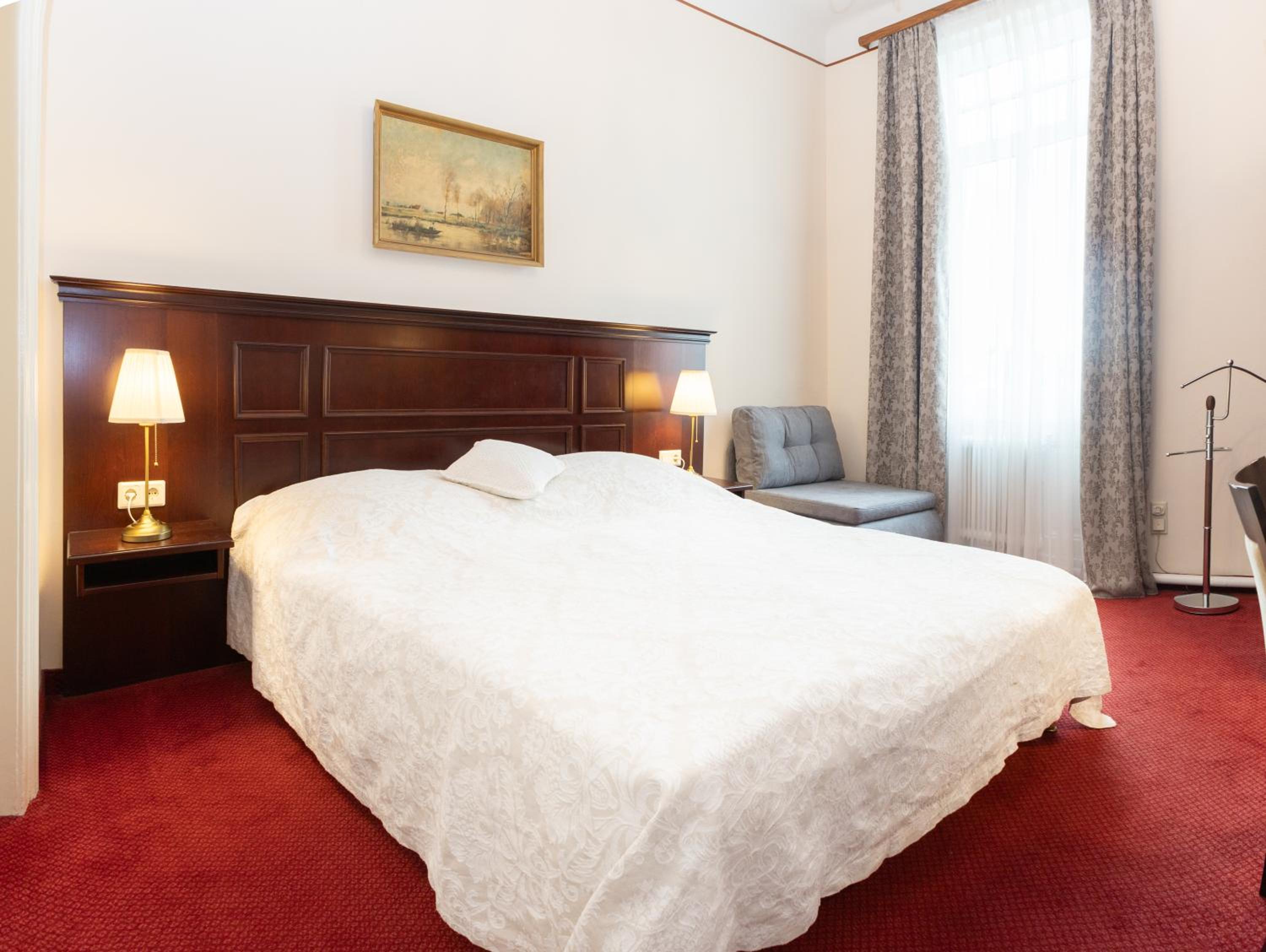 Double Room with Couch (2 Adults + 1 Child)