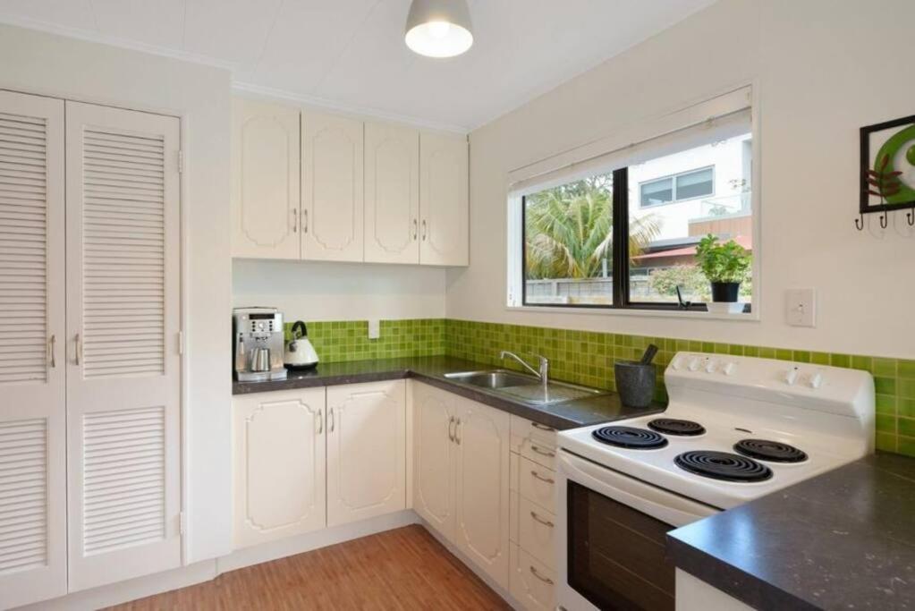 Five-Bedroom House photo 2