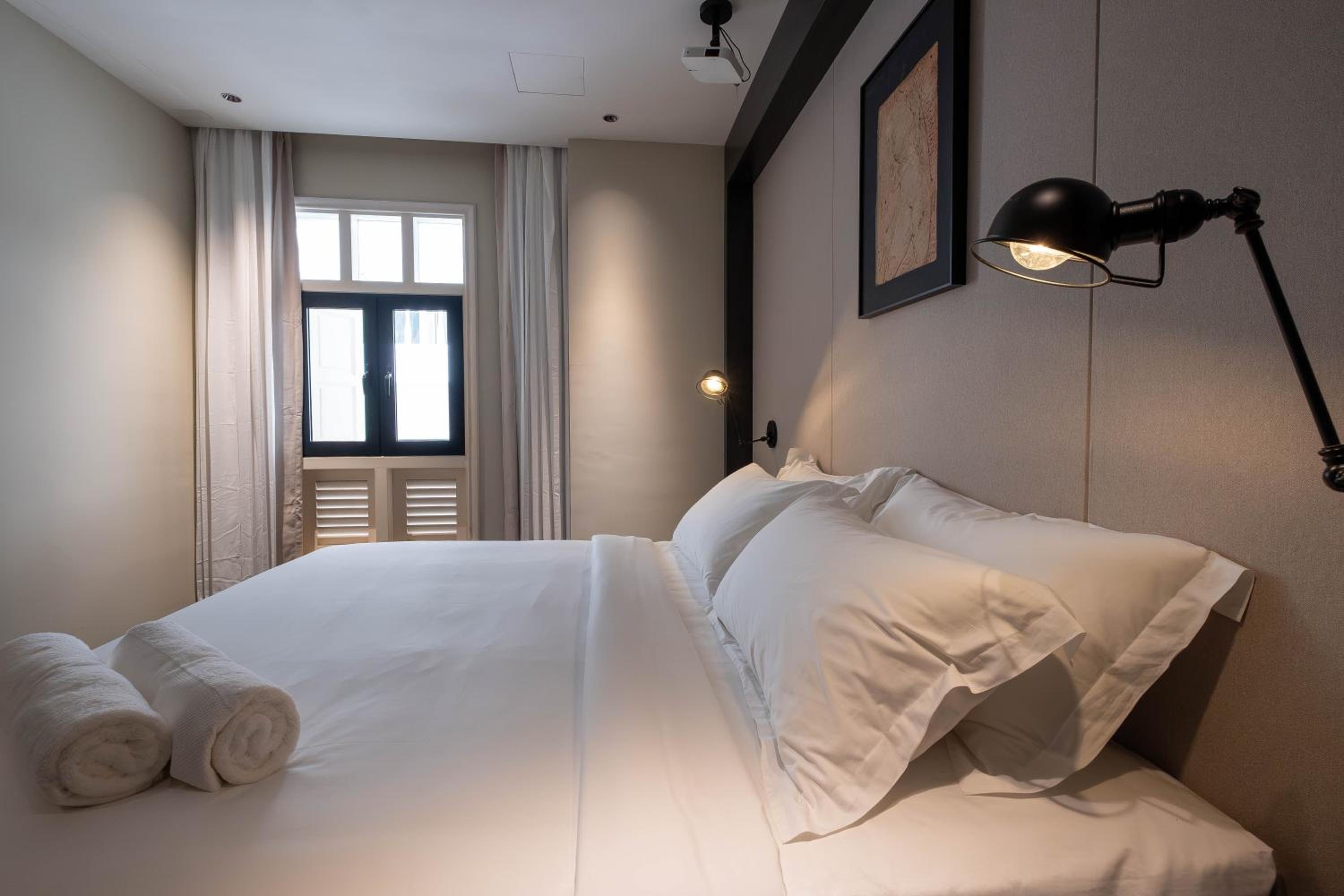 Deluxe King Room photo 3