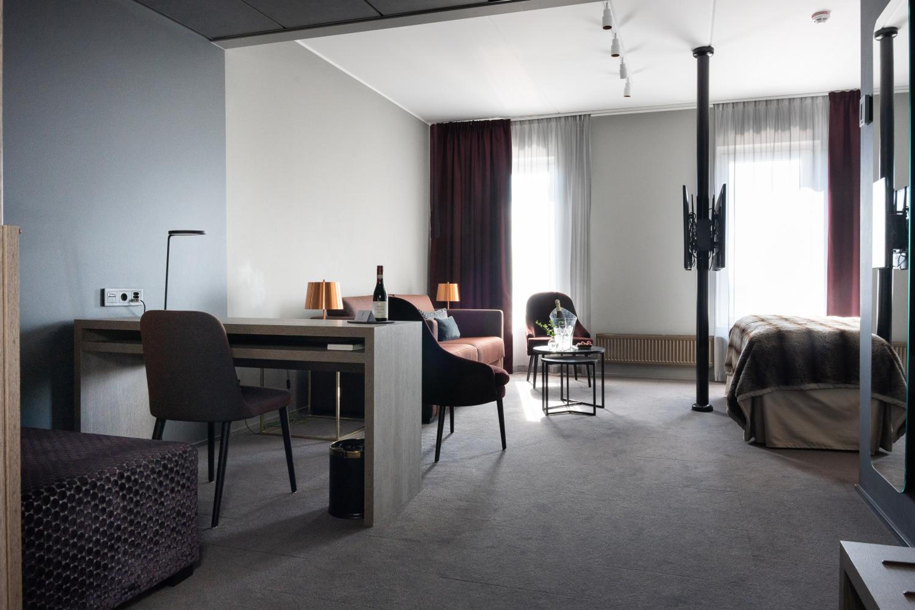 Junior Suite with View photo 3