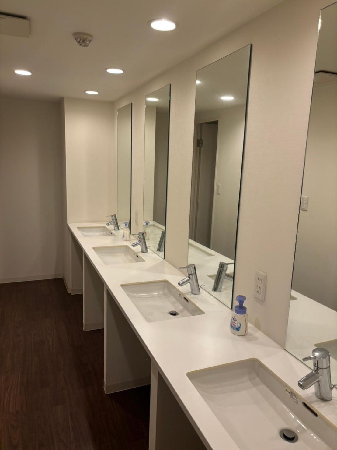 Basic Triple Room With Shared Bathroom photo 3