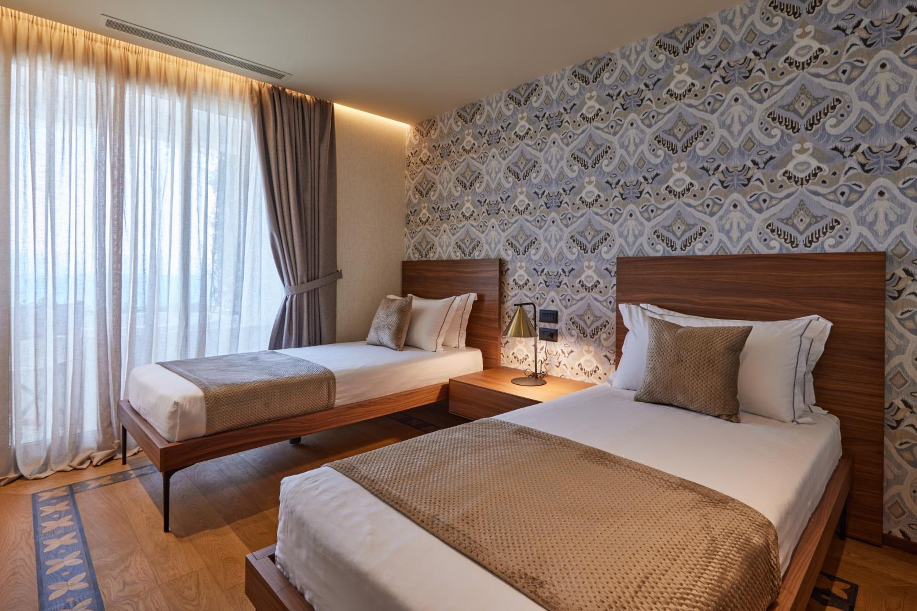 Deluxe Triple Room with Sea View