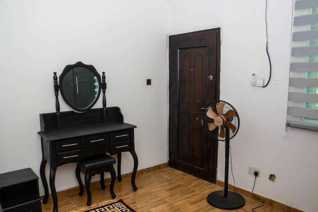 One-Bedroom Apartment photo 3