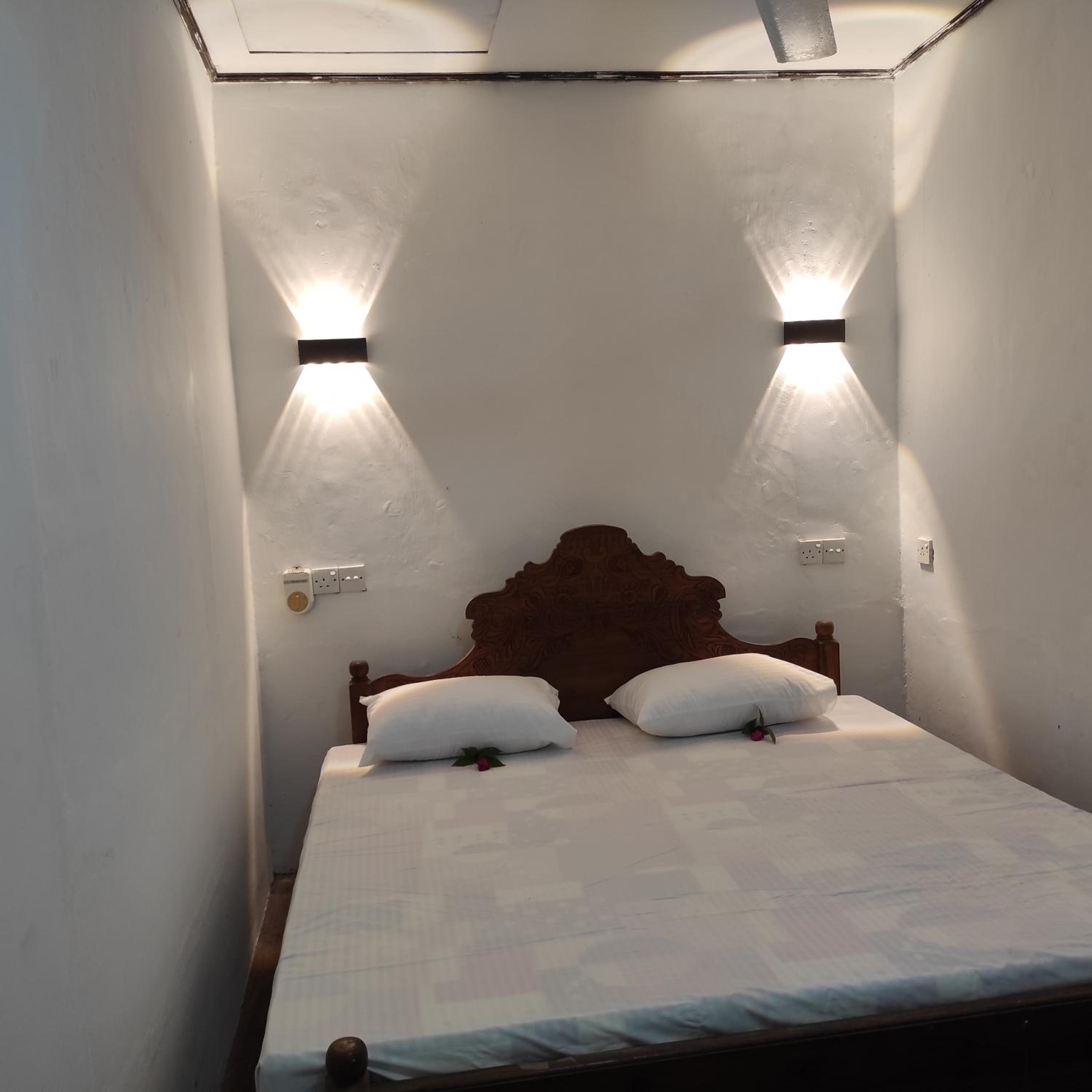One-Bedroom House photo 1