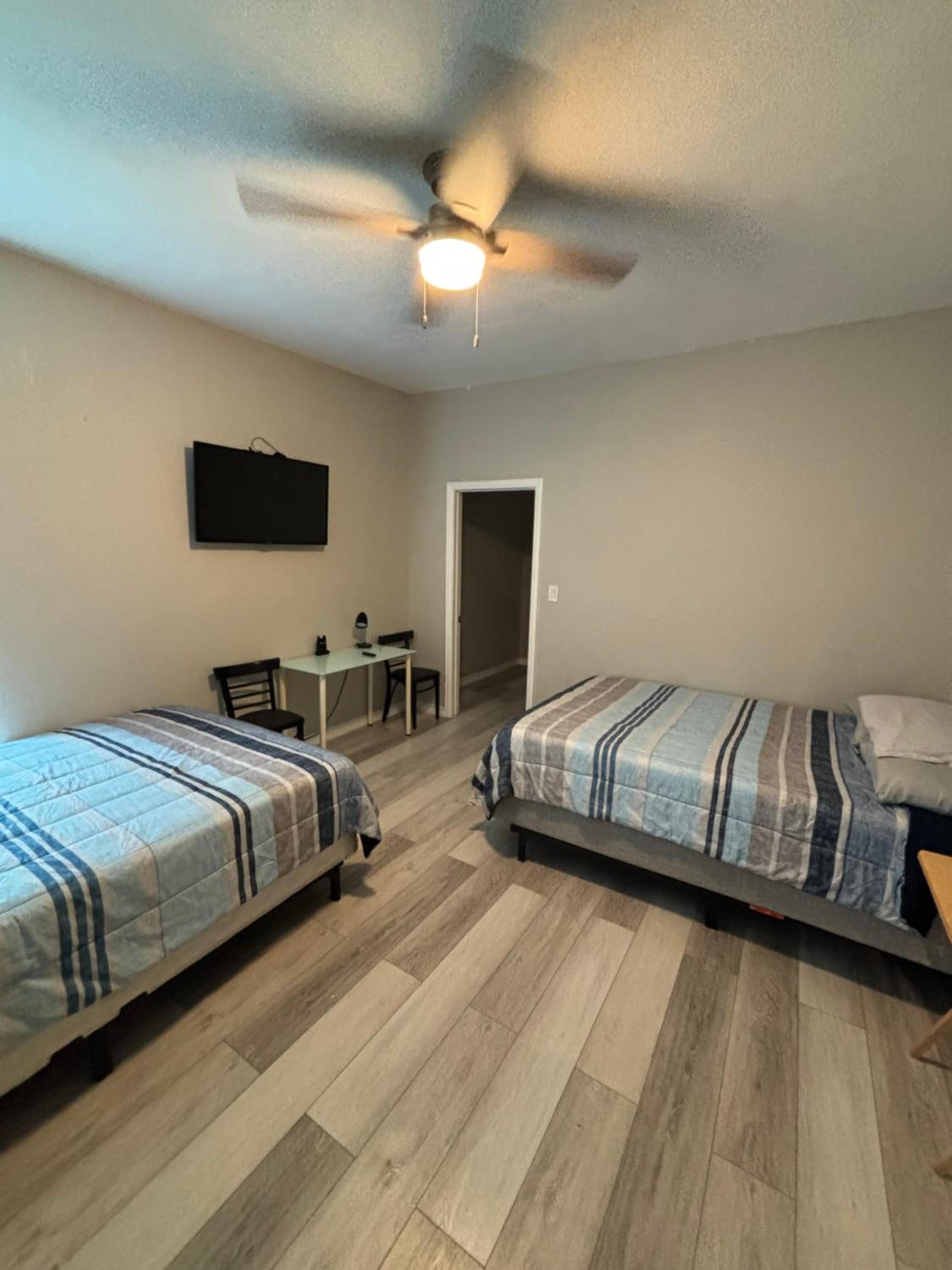 Quadruple Room With Shared Bathroom photo 3