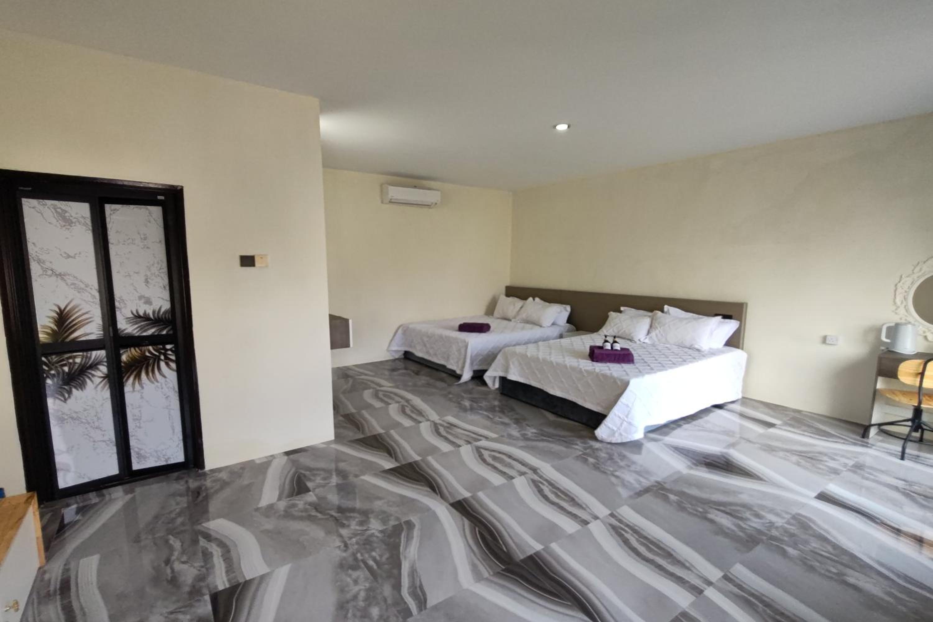 Family Room - Photo 1