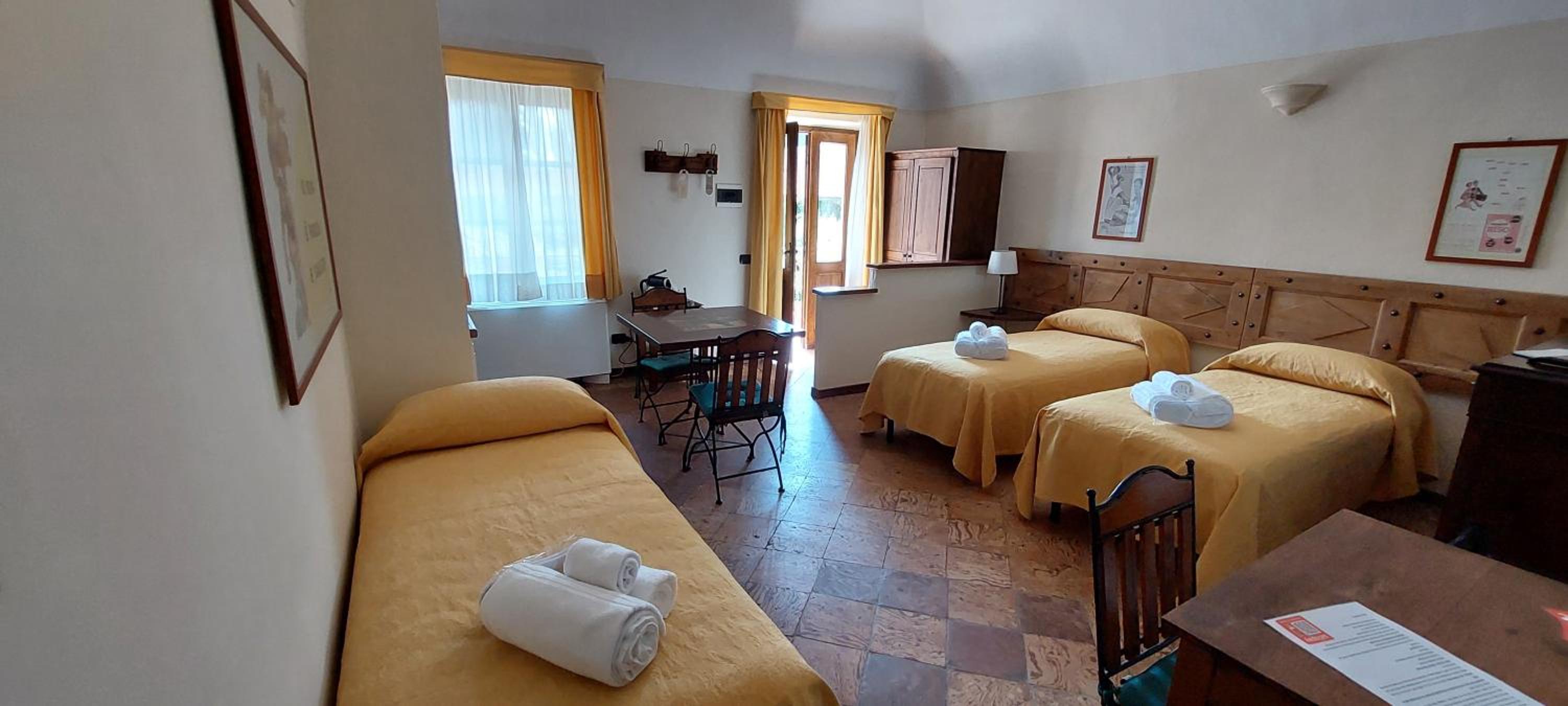 Triple Room with Garden View - Photo 25