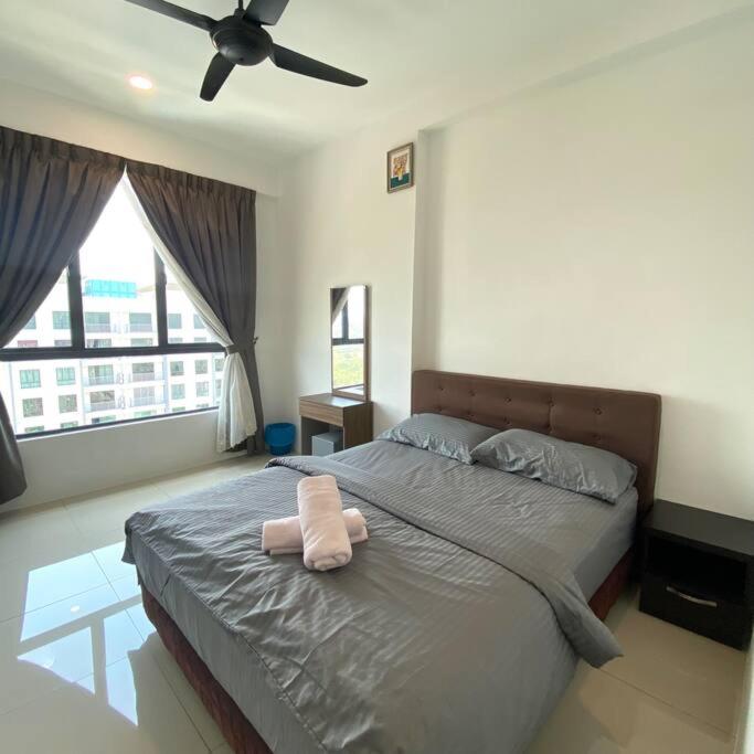 Three-Bedroom Apartment photo 3