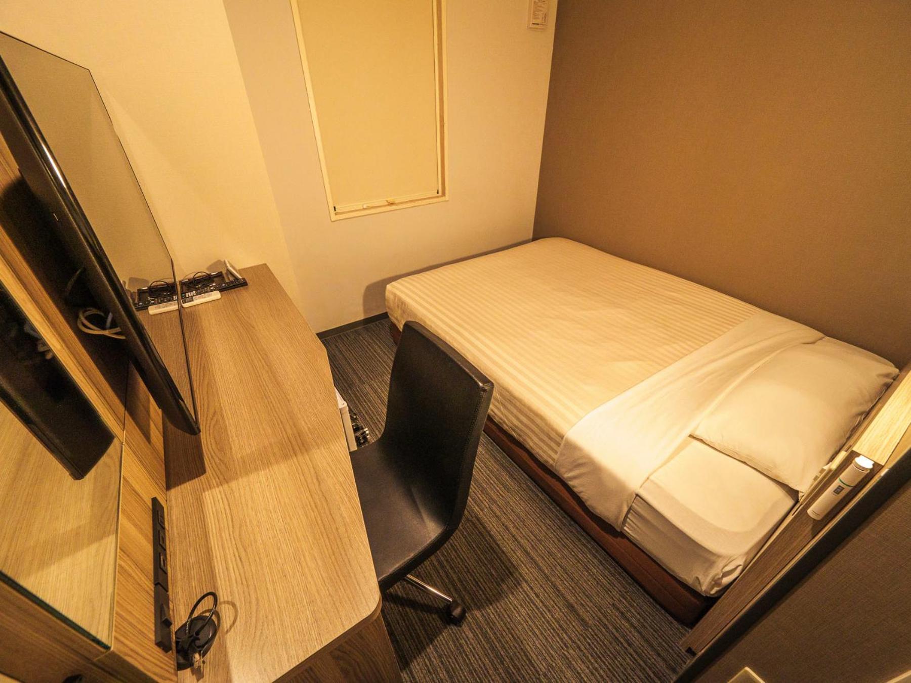 Double Room with Small Double Bed - Non-Smoking - Photo 3
