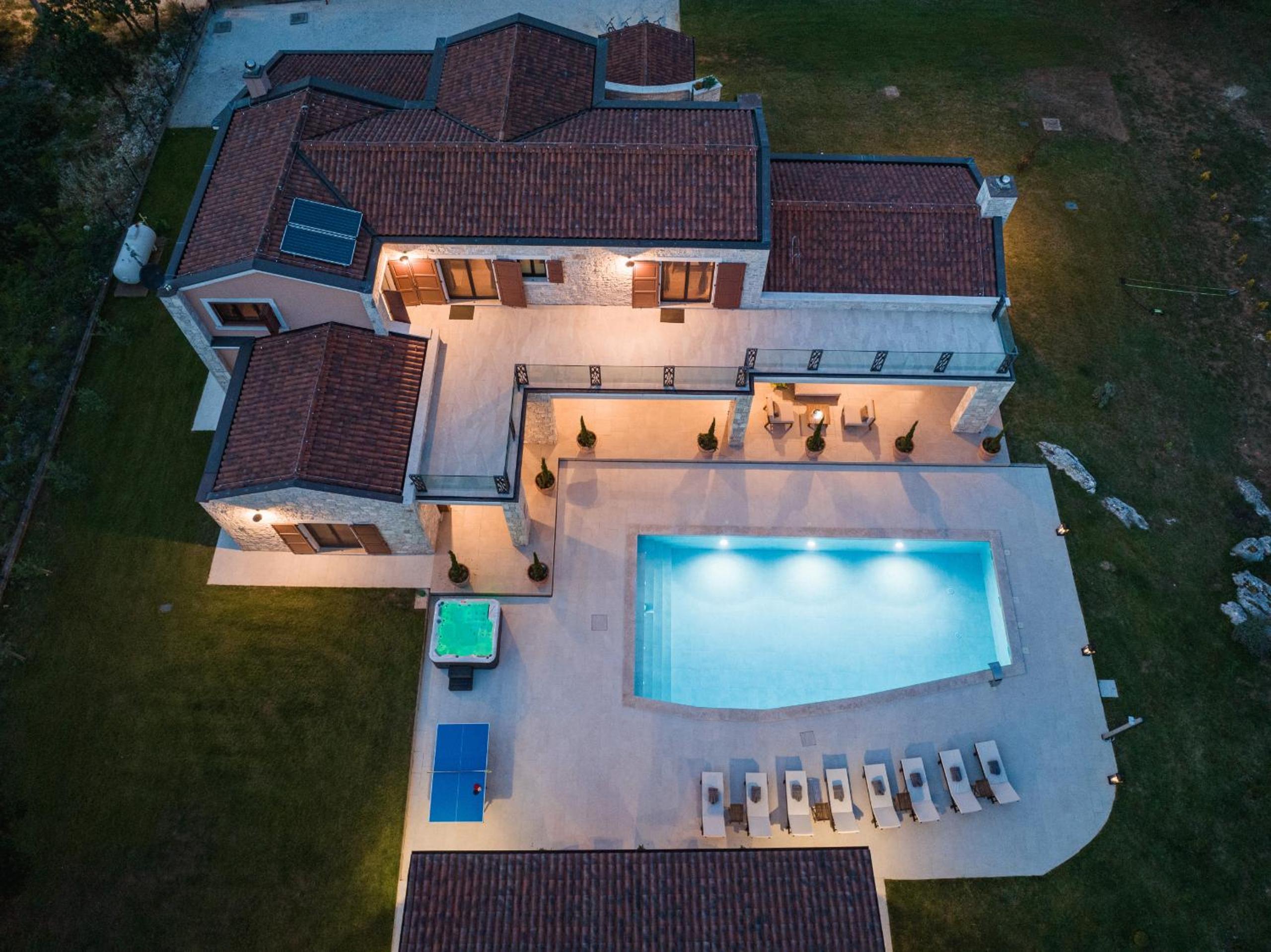 Villa photo 3