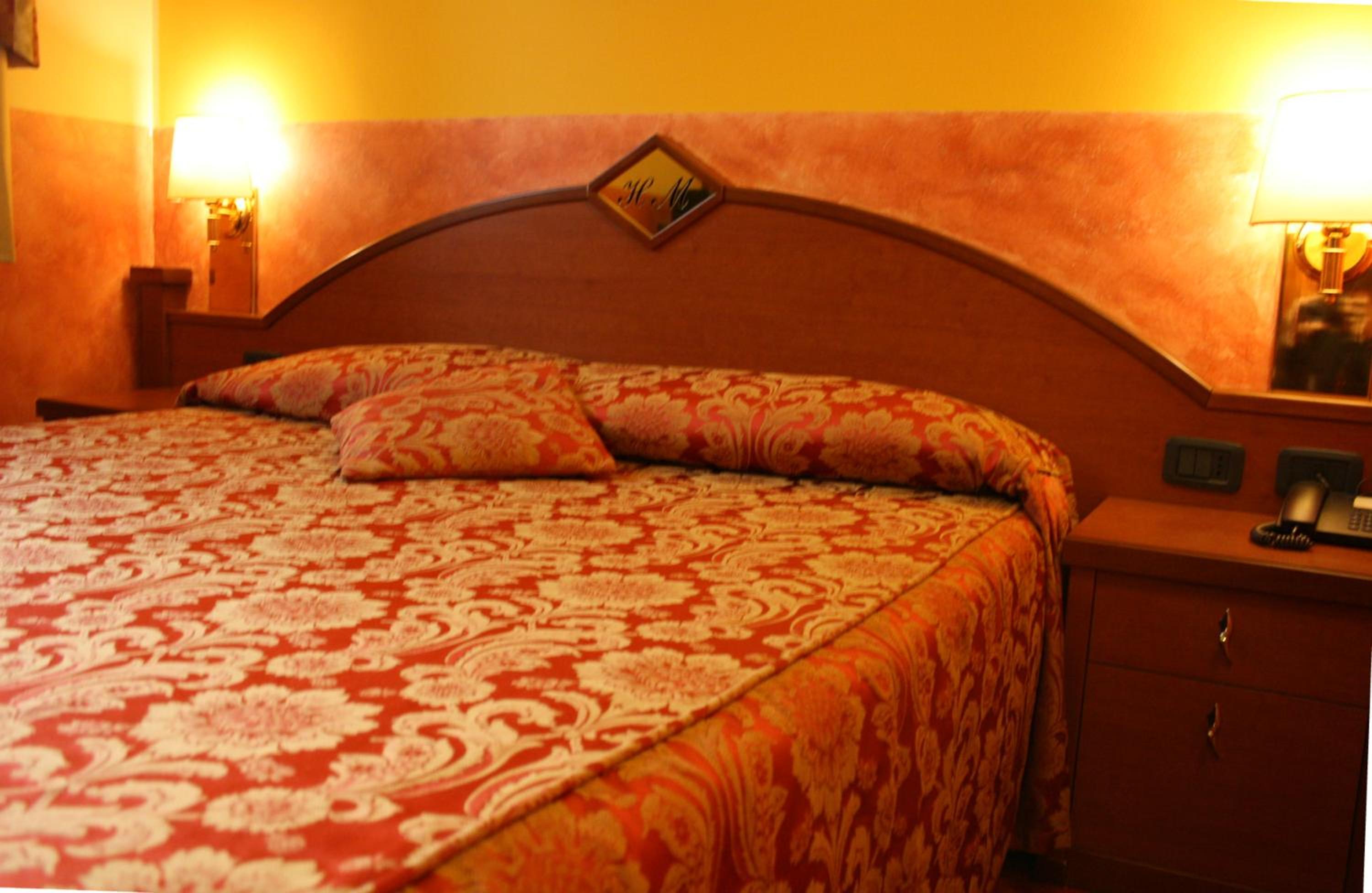 King Room with Spa Bath - Photo 3