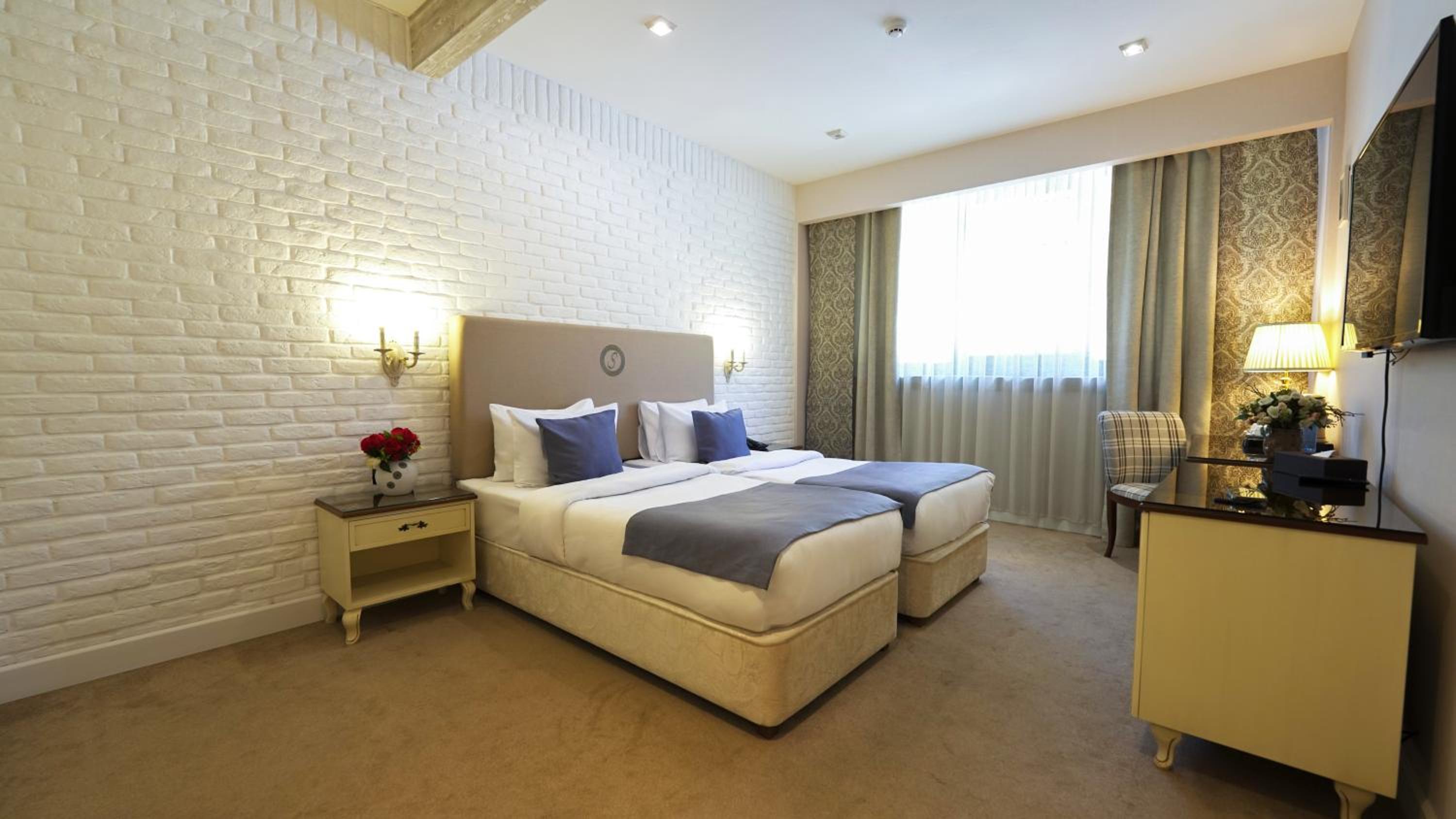 Standard Double or Twin Room photo 3