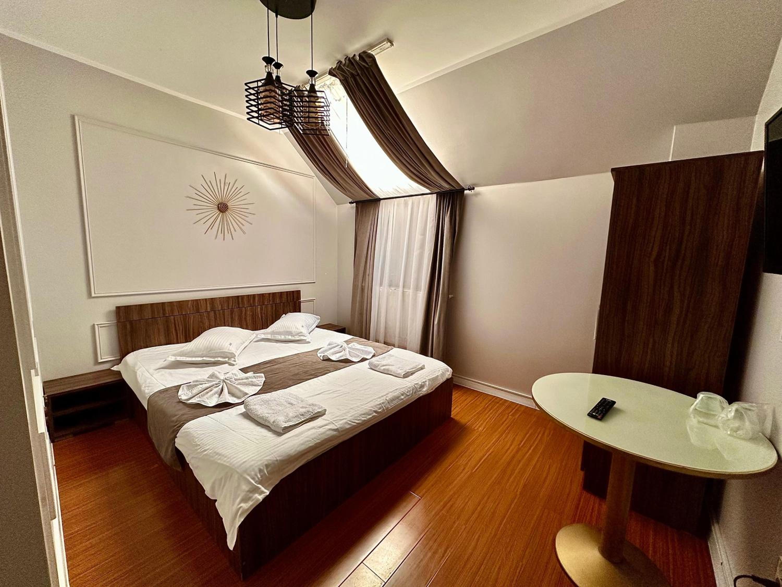 Double Room with Private Bathroom photo 3