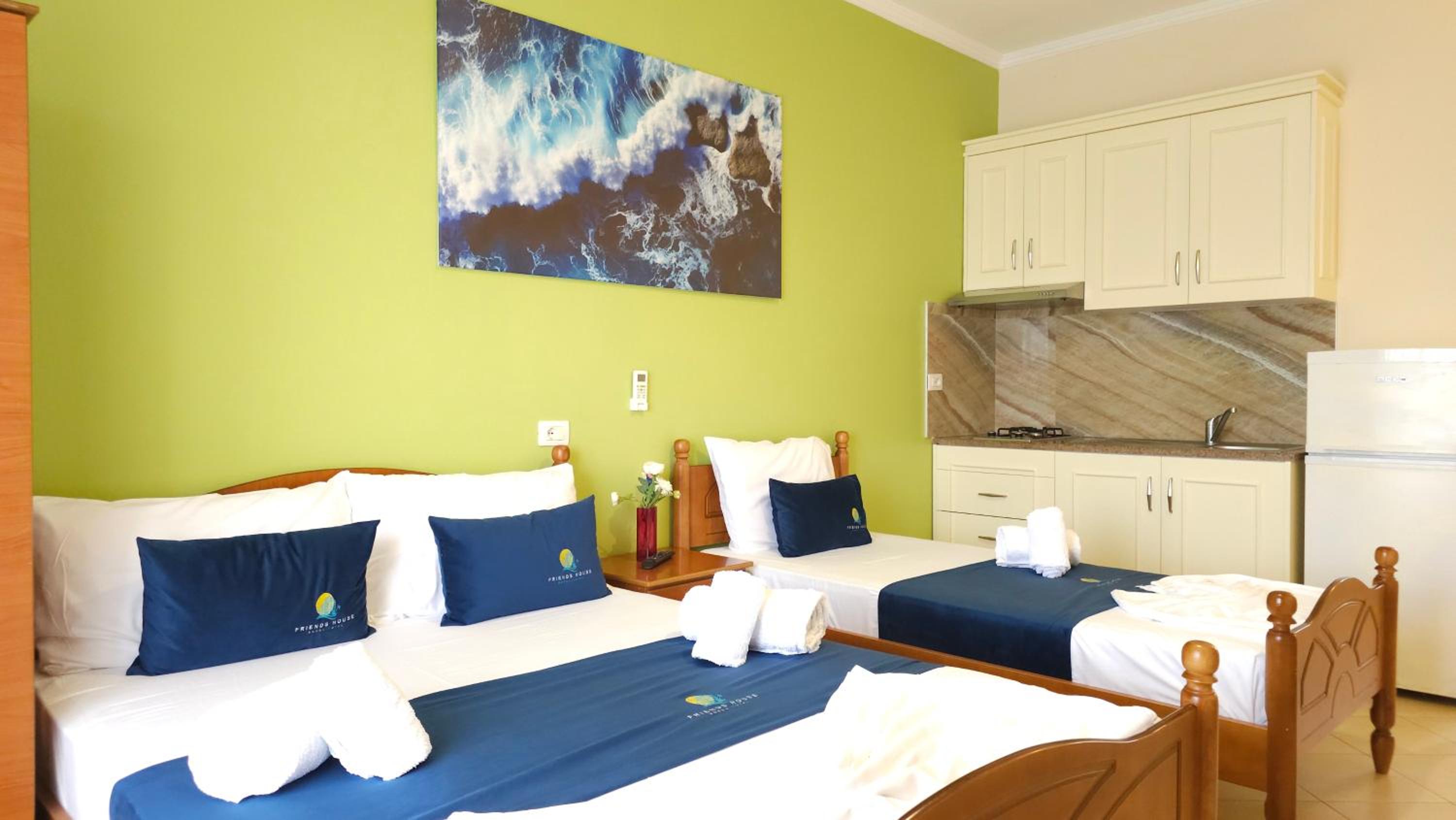 Standard Triple Room with Sea View photo 3
