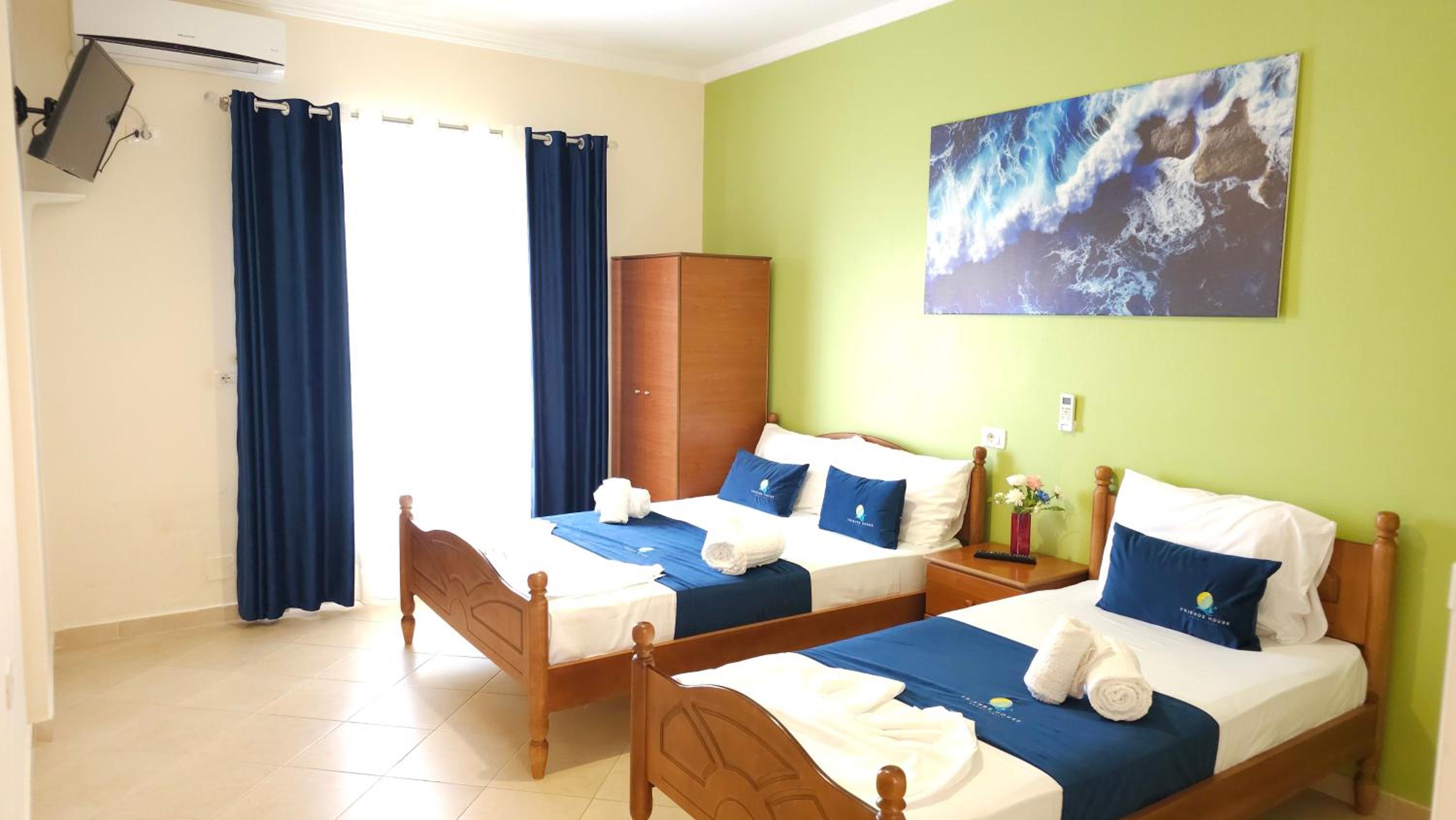 Standard Triple Room with Sea View