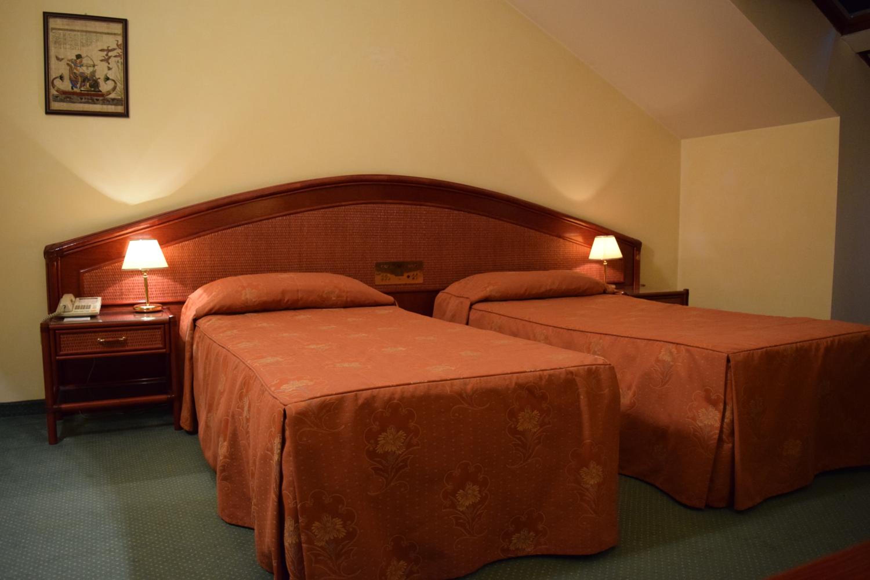 Twin Room with Private Bathroom