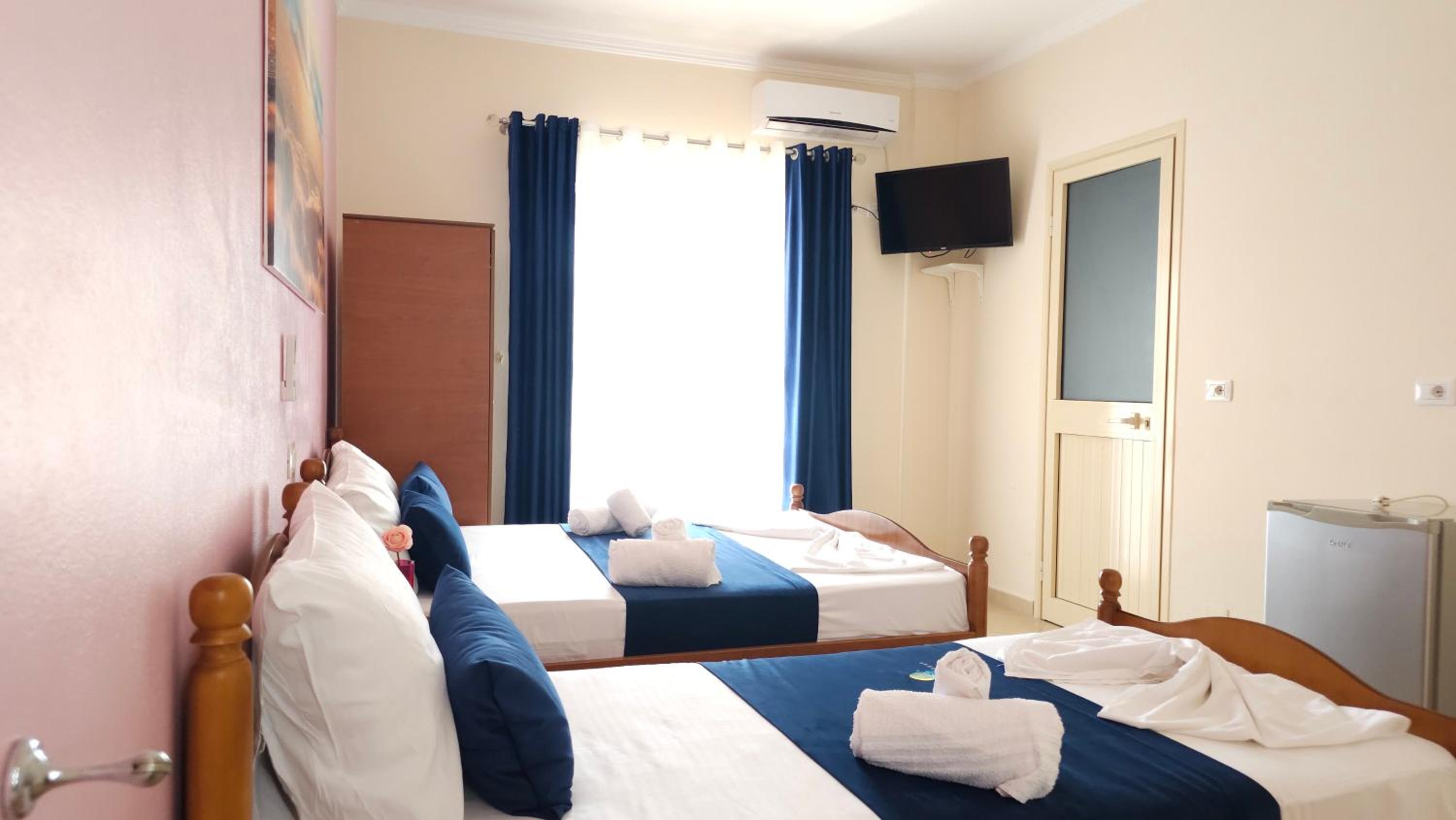 Standard Triple Room with Sea View