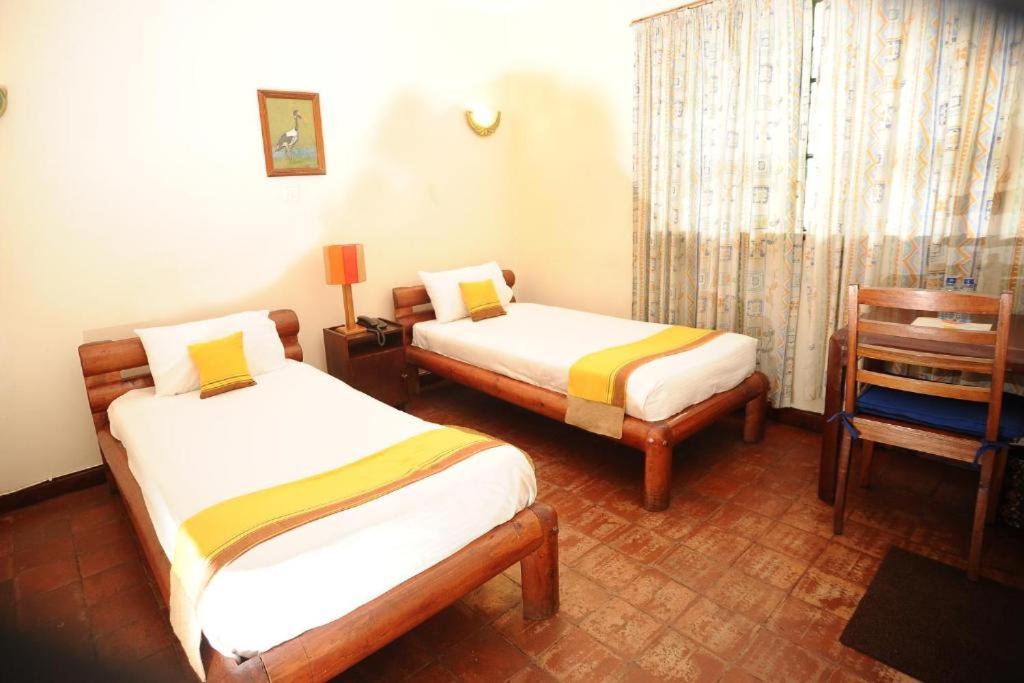 Budget Double Room - Photo 5