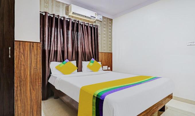 Standard Double Room with Fan - Photo 9