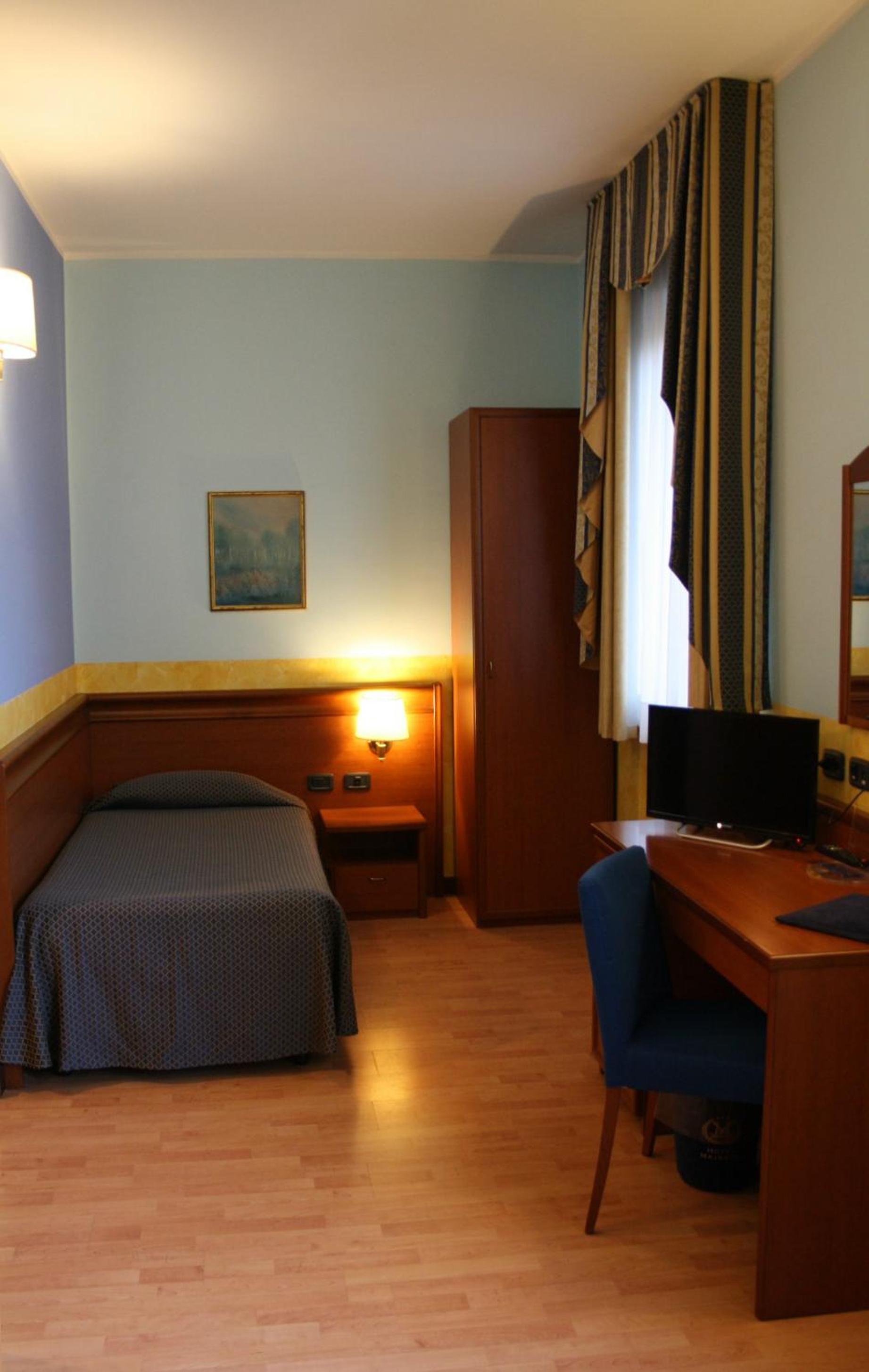 Single Room photo 2