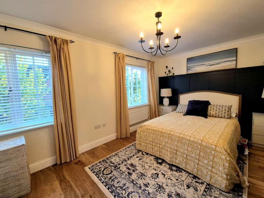 Four-Bedroom House photo 1