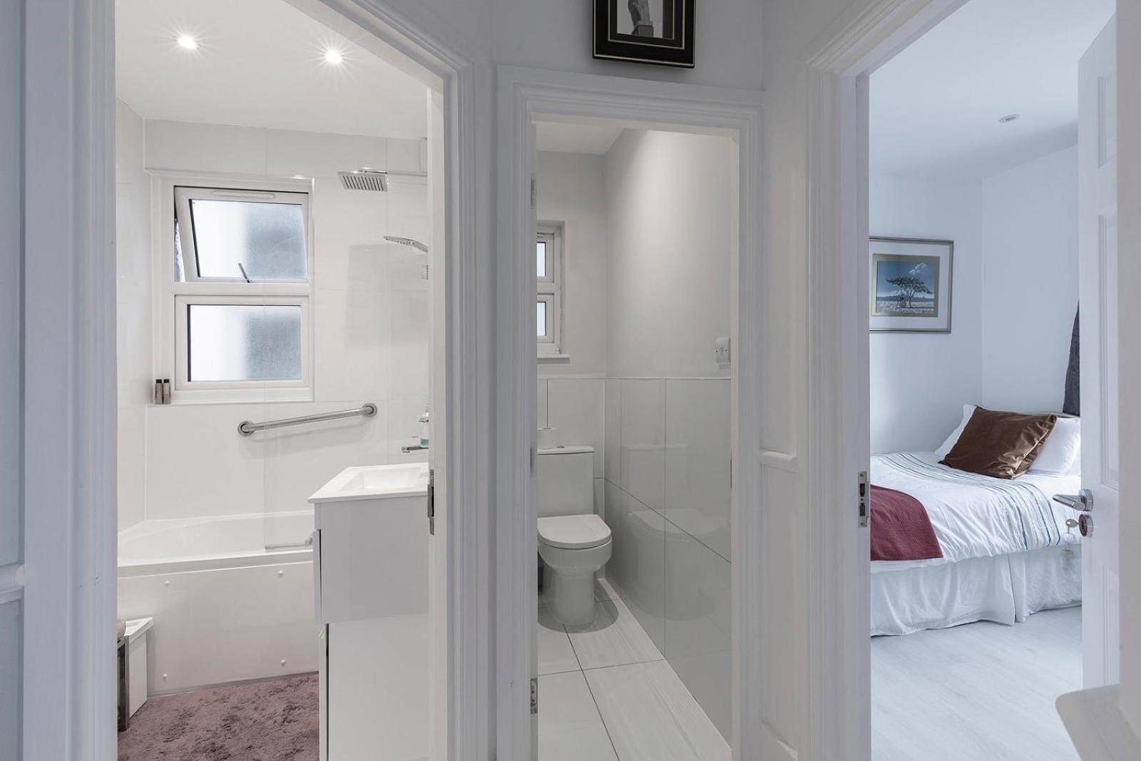 Comfort Triple Room with Shower photo 3