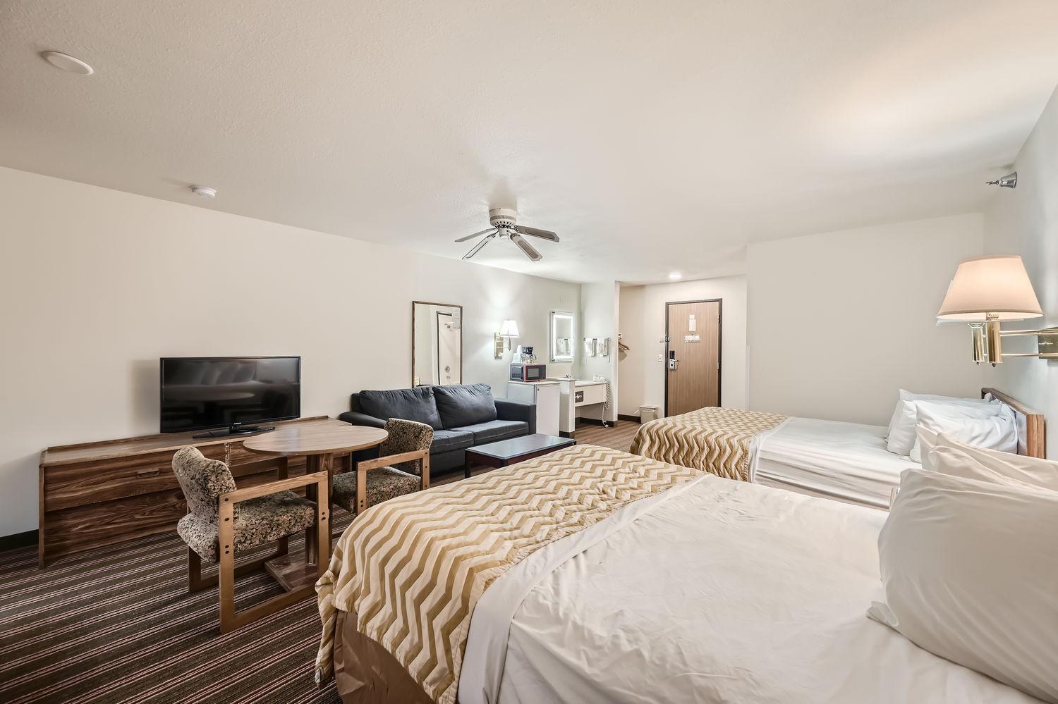 Studio Suite with Two Queen Beds - Non-Smoking - Photo 4