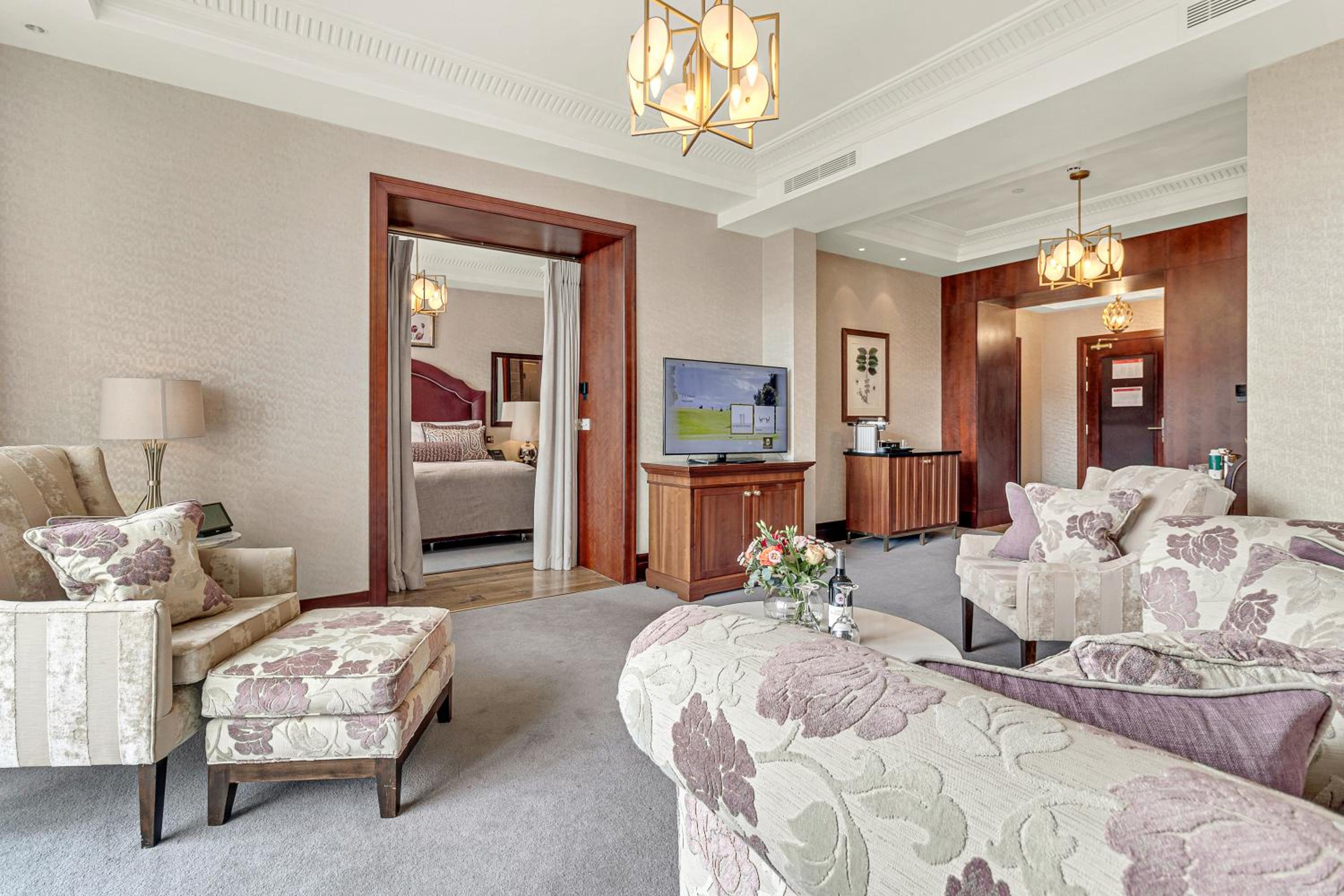 Deluxe Suite photo 3
