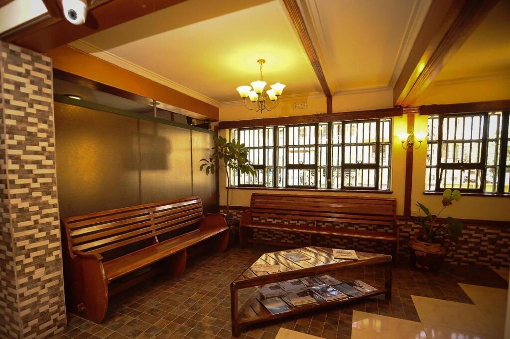 Superior Family Room - Photo 1
