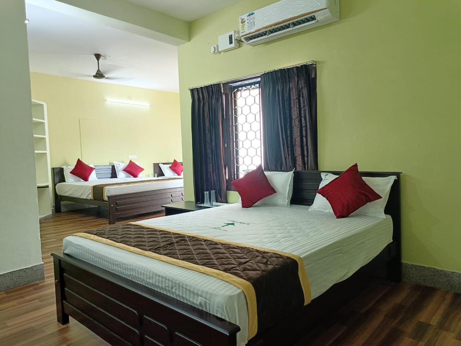 Deluxe Family Room