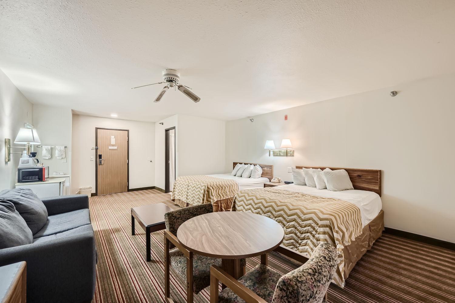 Studio Suite with Two Queen Beds - Non-Smoking - Photo 3