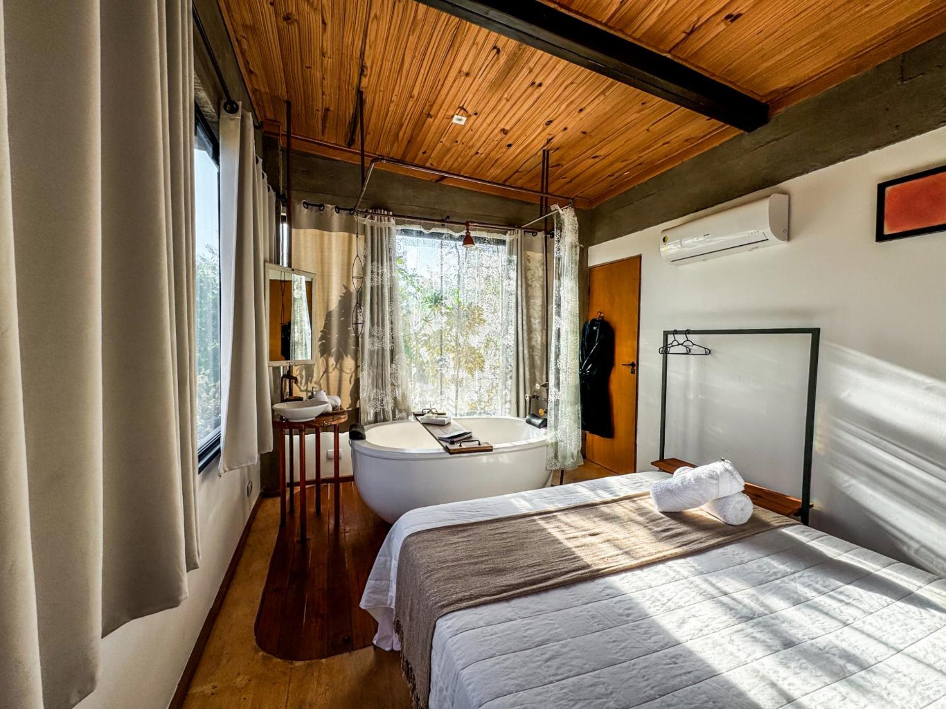 Deluxe Suite with Spa Bath