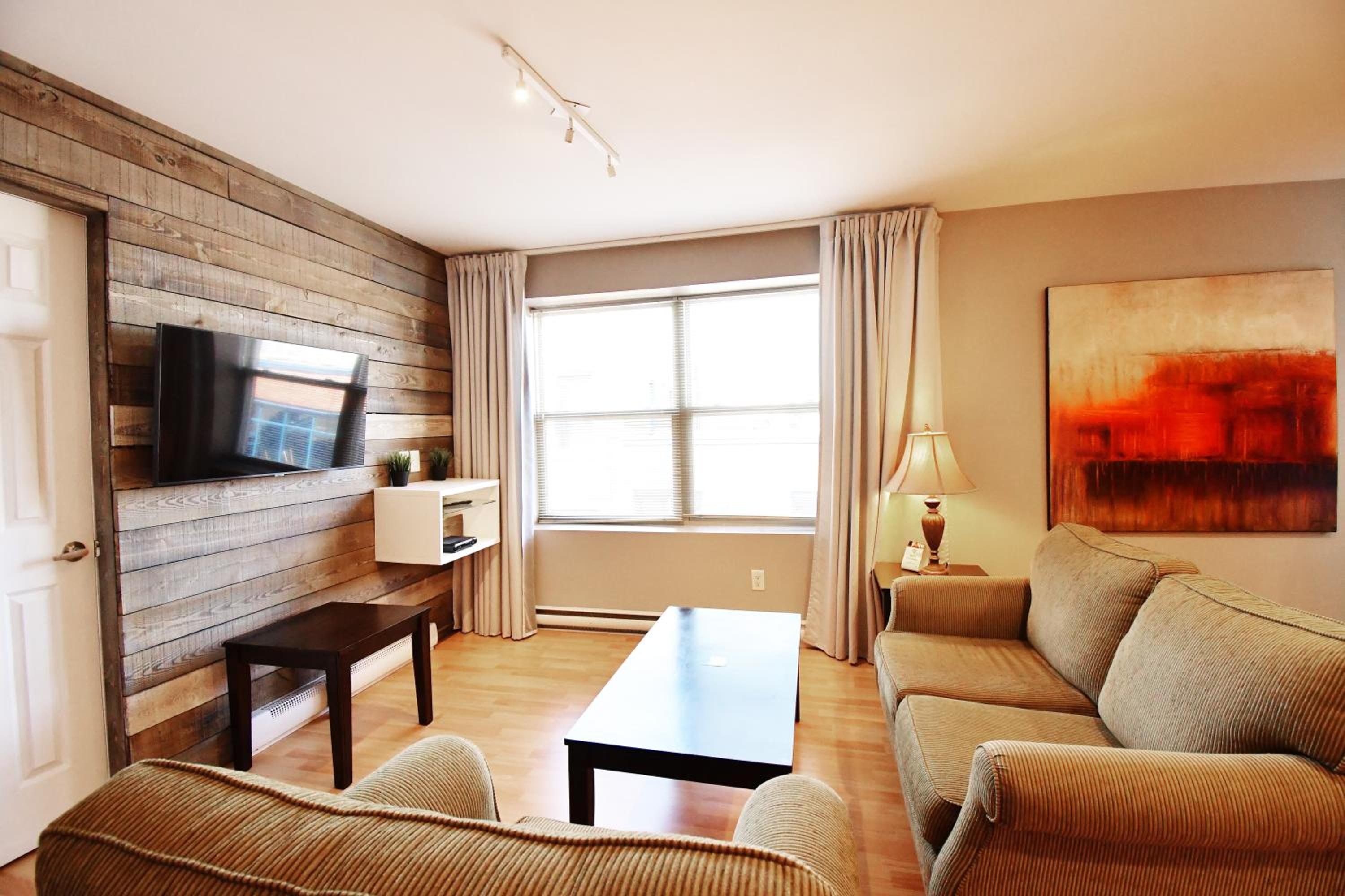 Deluxe Suite photo 3