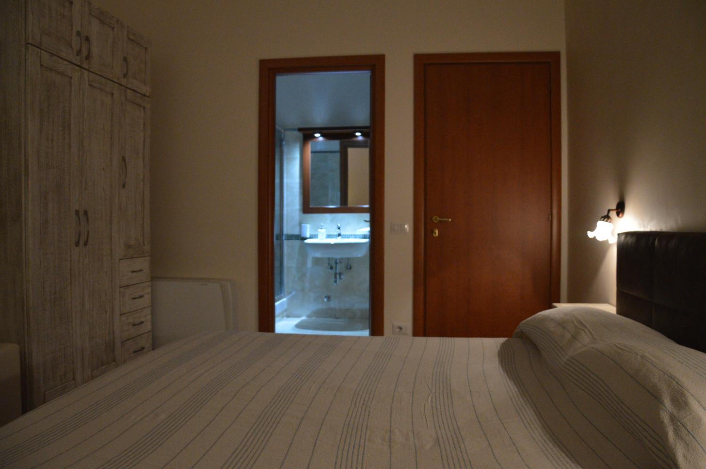 Triple Room with Balcony - Photo 7
