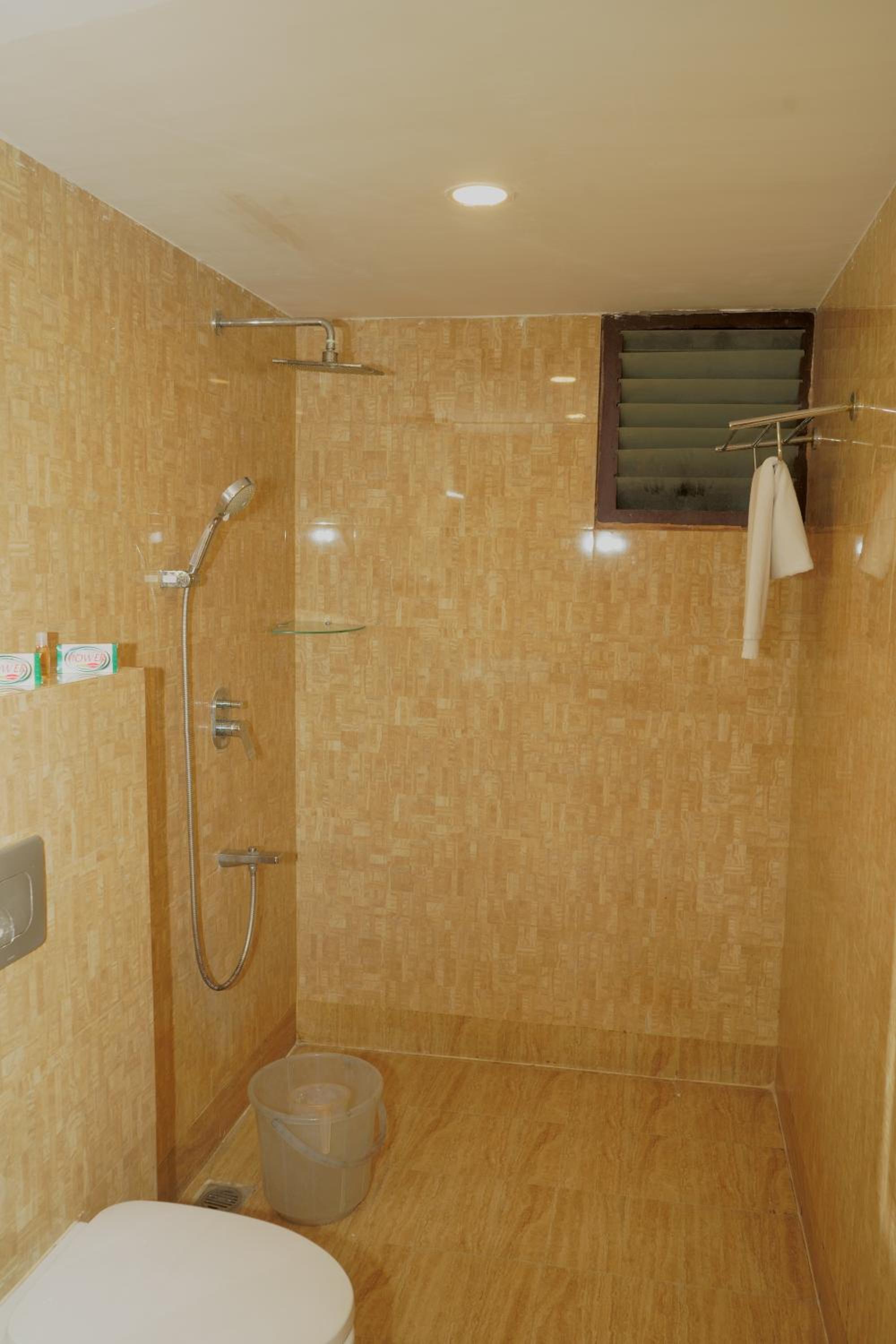 Deluxe Room - Photo 8