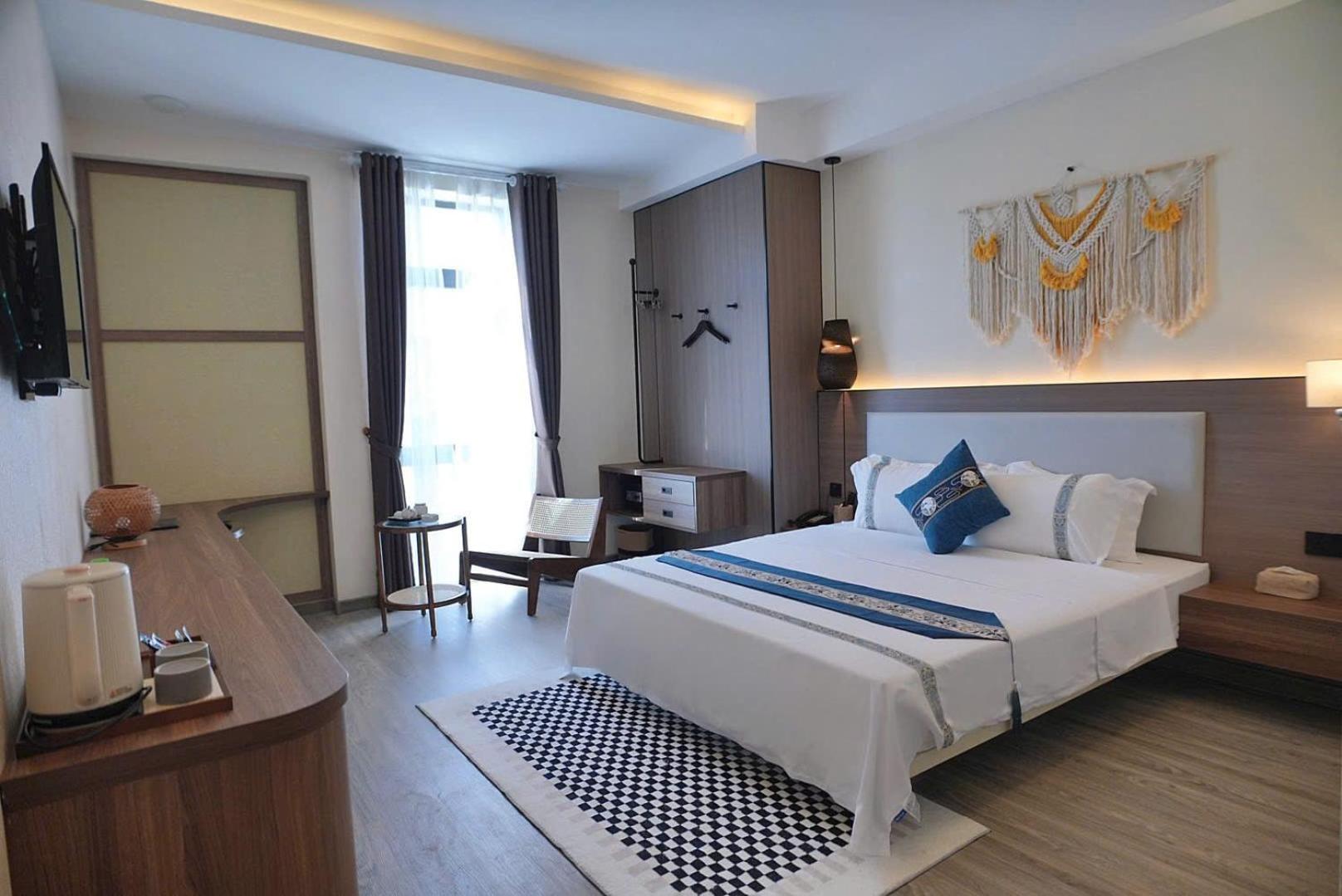 Superior King Room photo 2