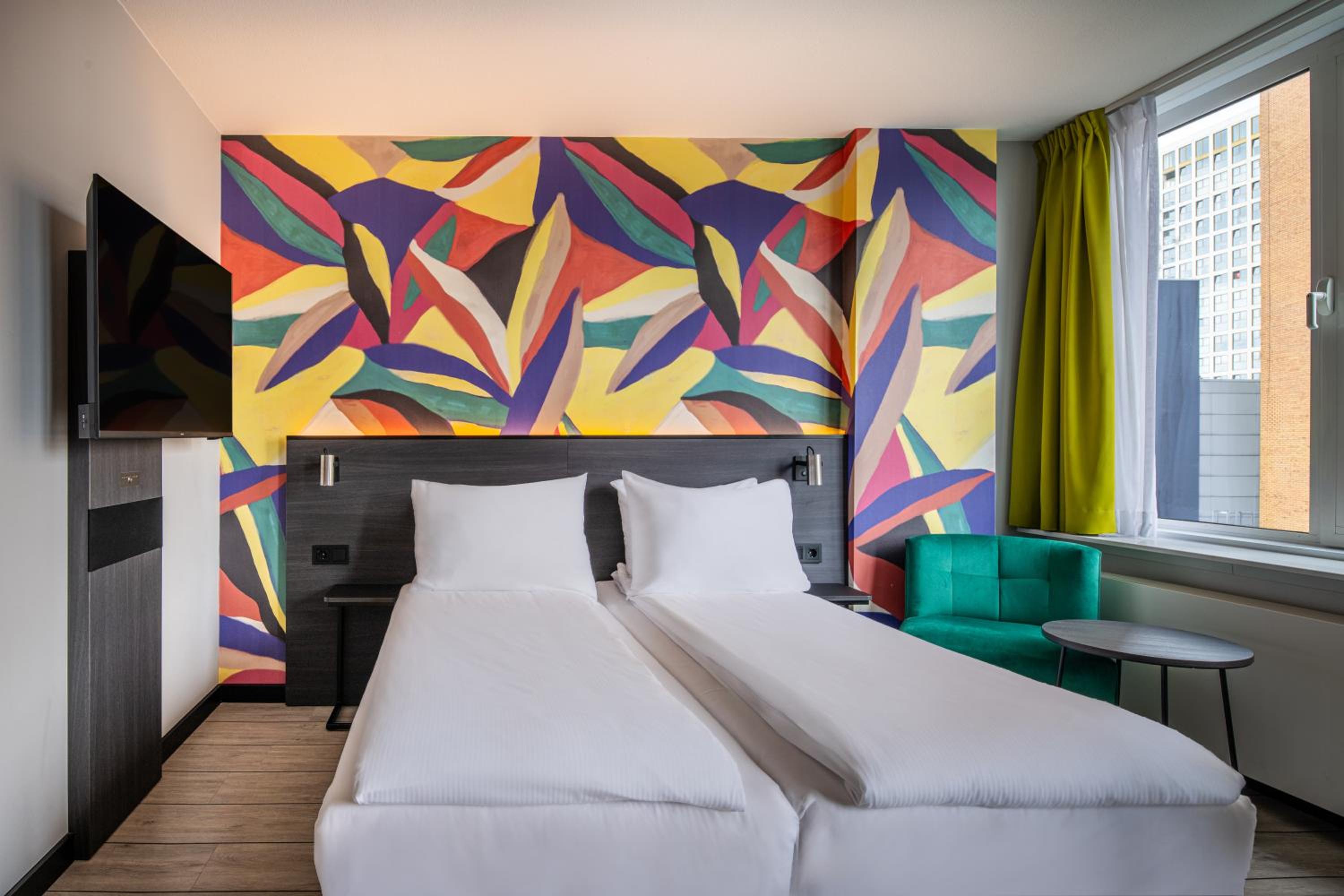 Business twin room - Photo 3
