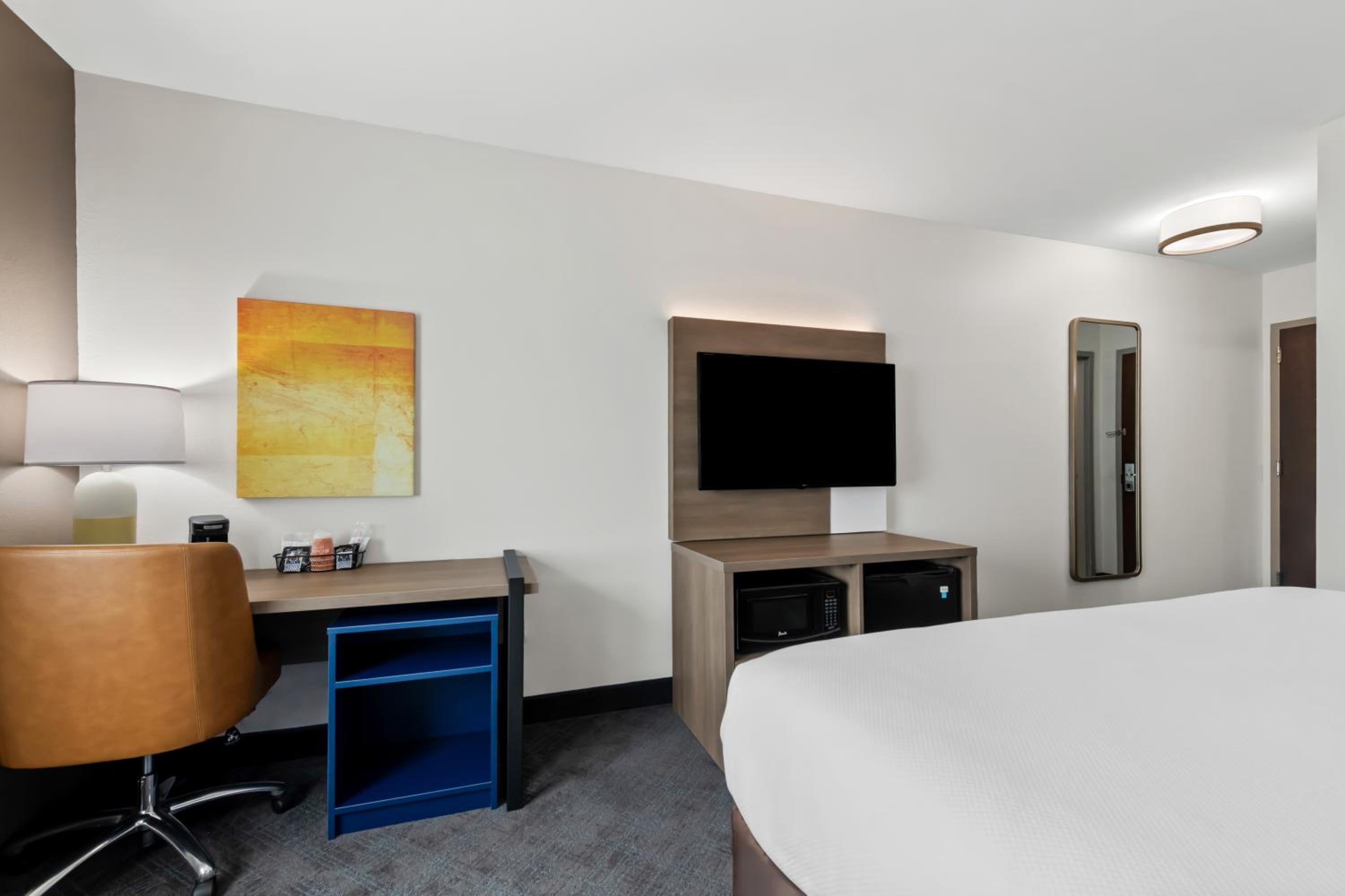 Standard King Room - Non-Smoking  photo 2