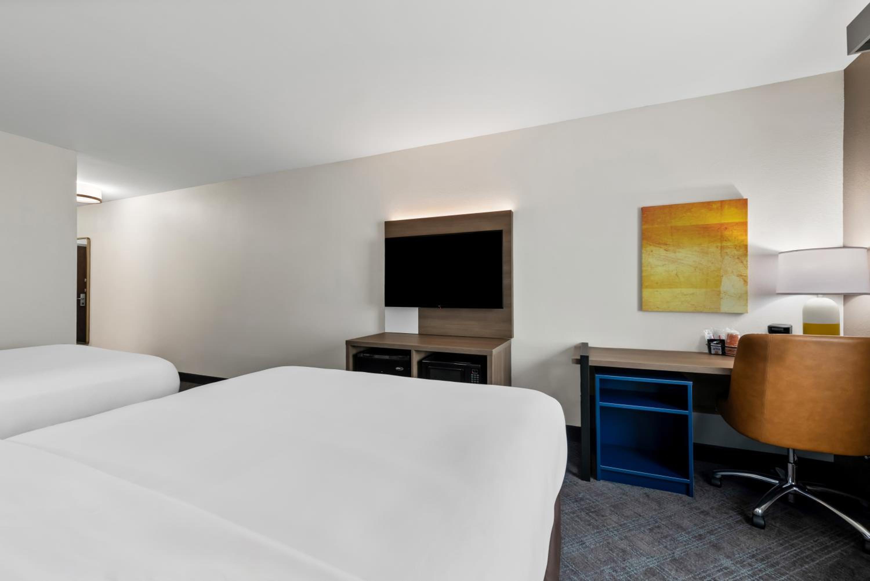 Queen Room with Two Queen Beds - Accessible/Non-Smoking  photo 2