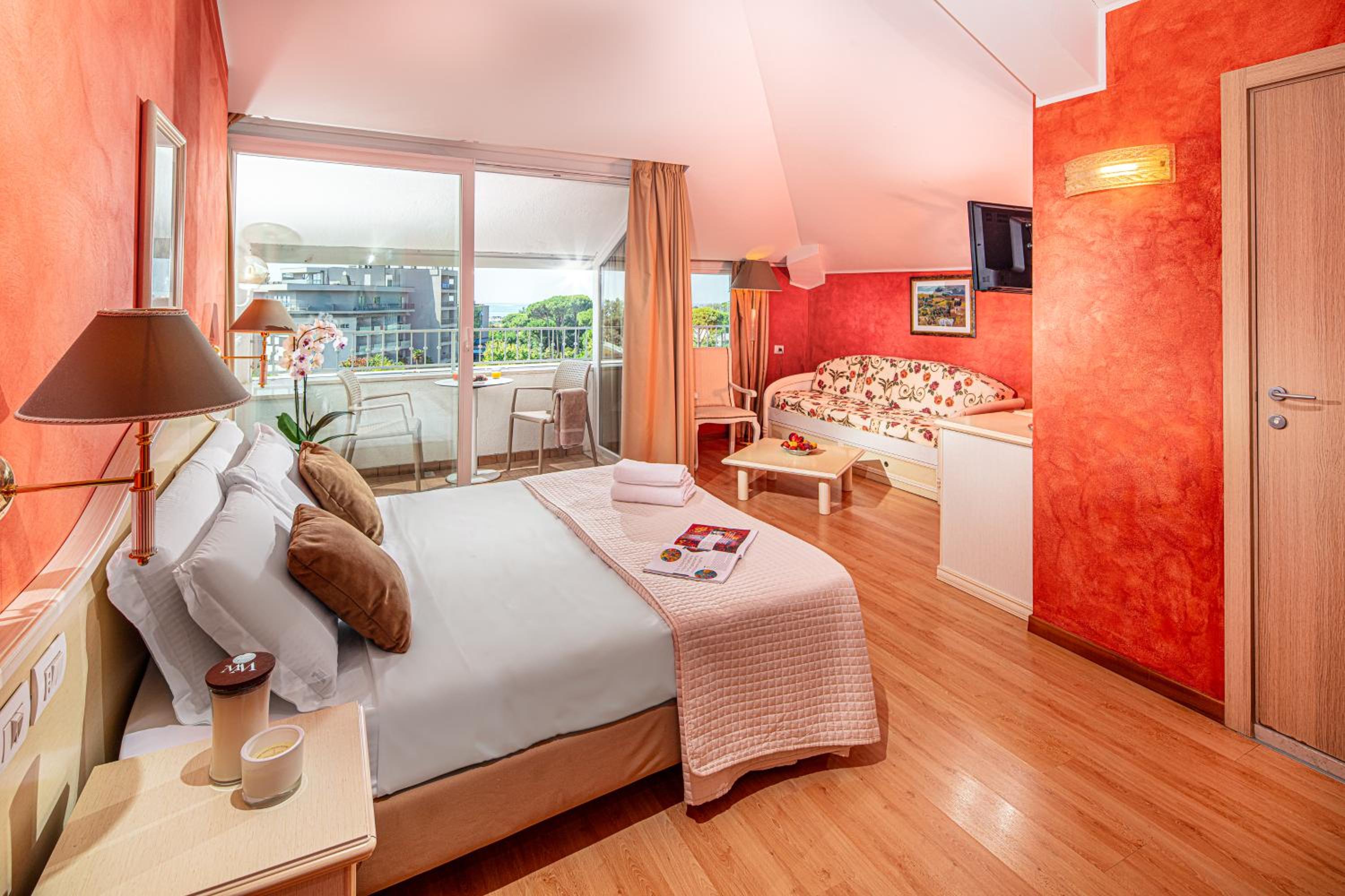 Junior Suite with Sea View 3 Adults - Photo 12