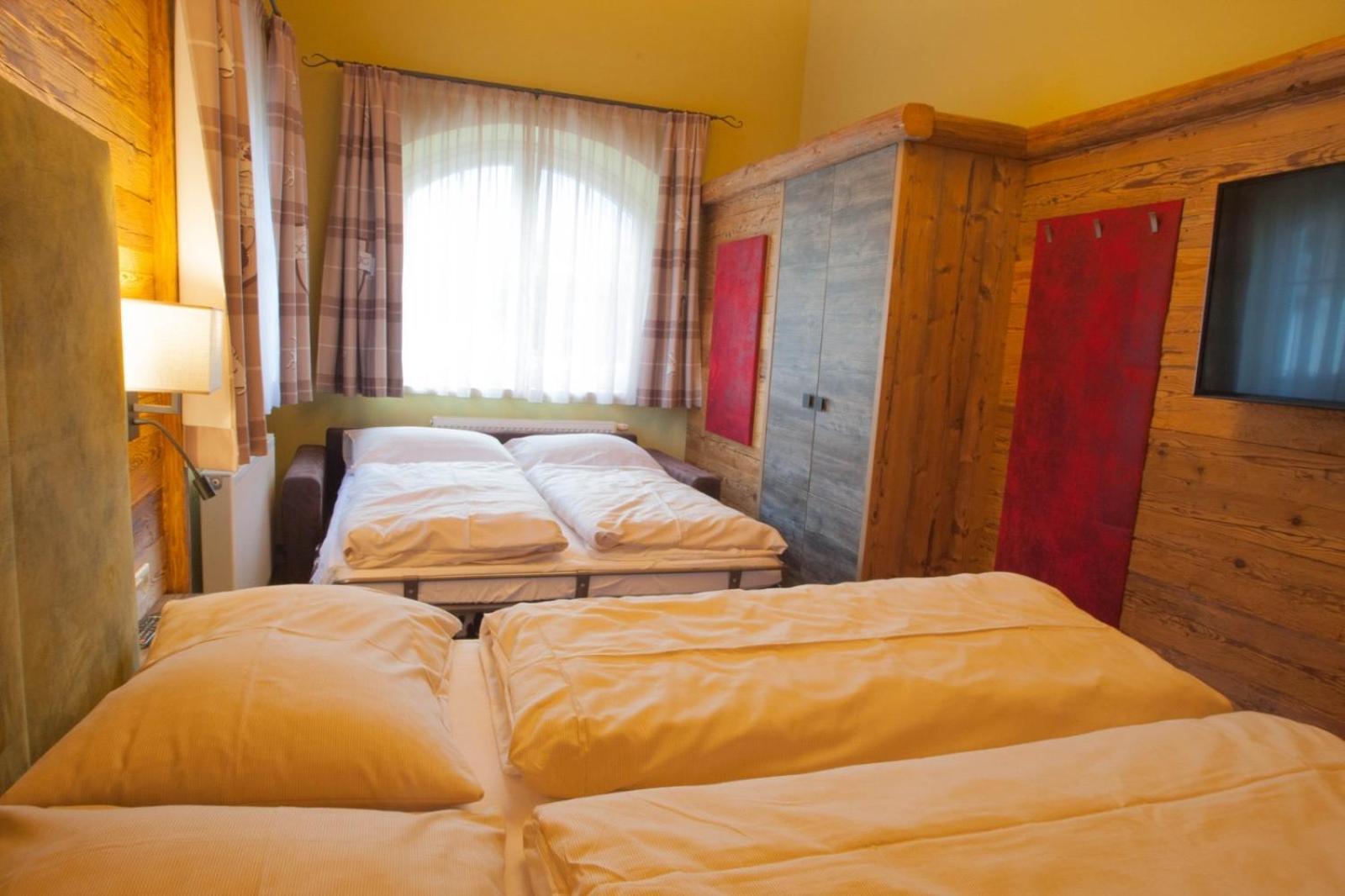 Classic One-Bedroom Apartment With King Bed