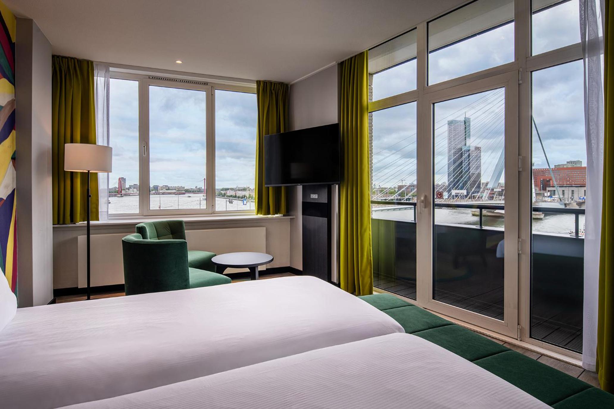  Superior Double or Twin Room with Balcony - Photo 1